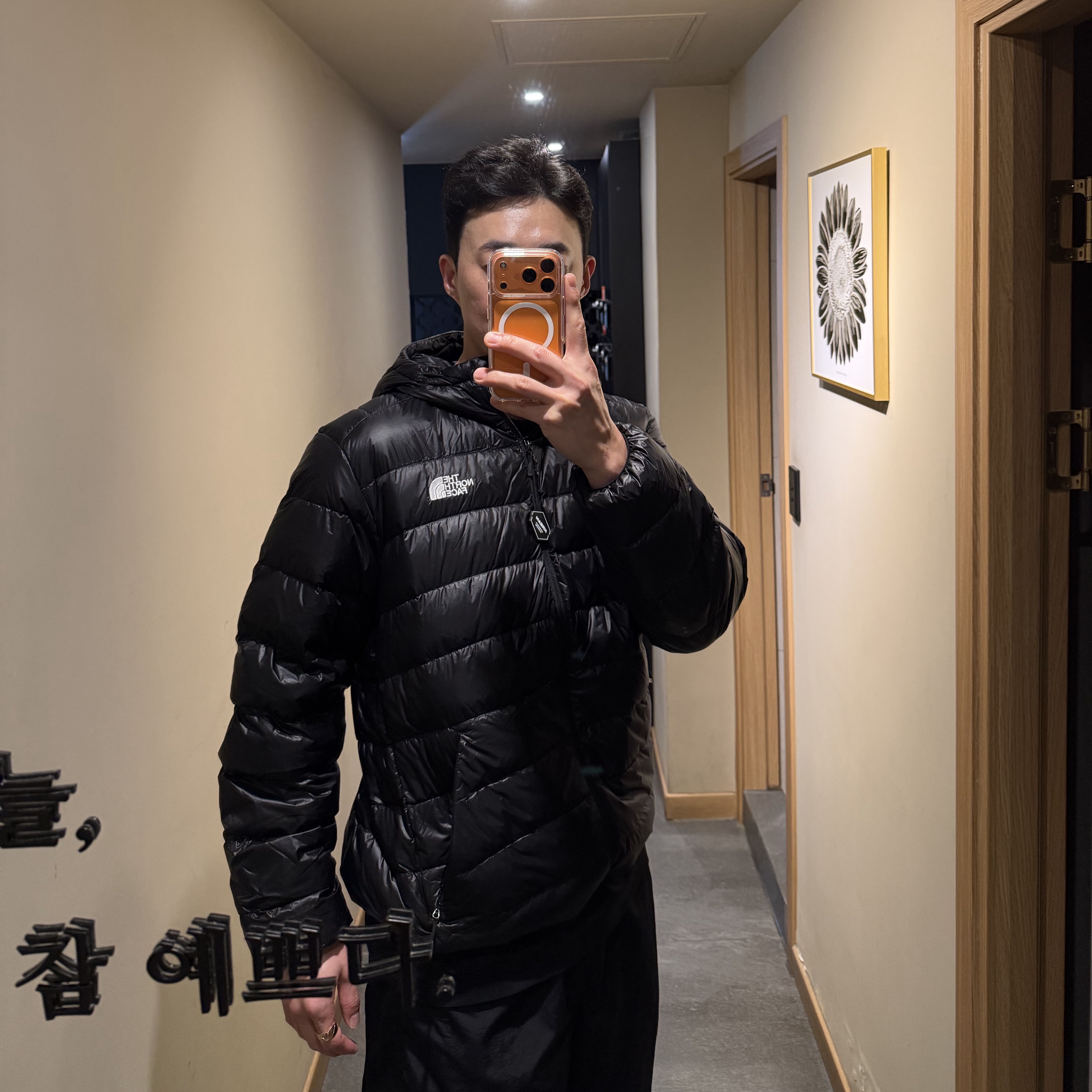 The North Face Matier EX RDS Down Hoodie Black 착용 스타일 - 2