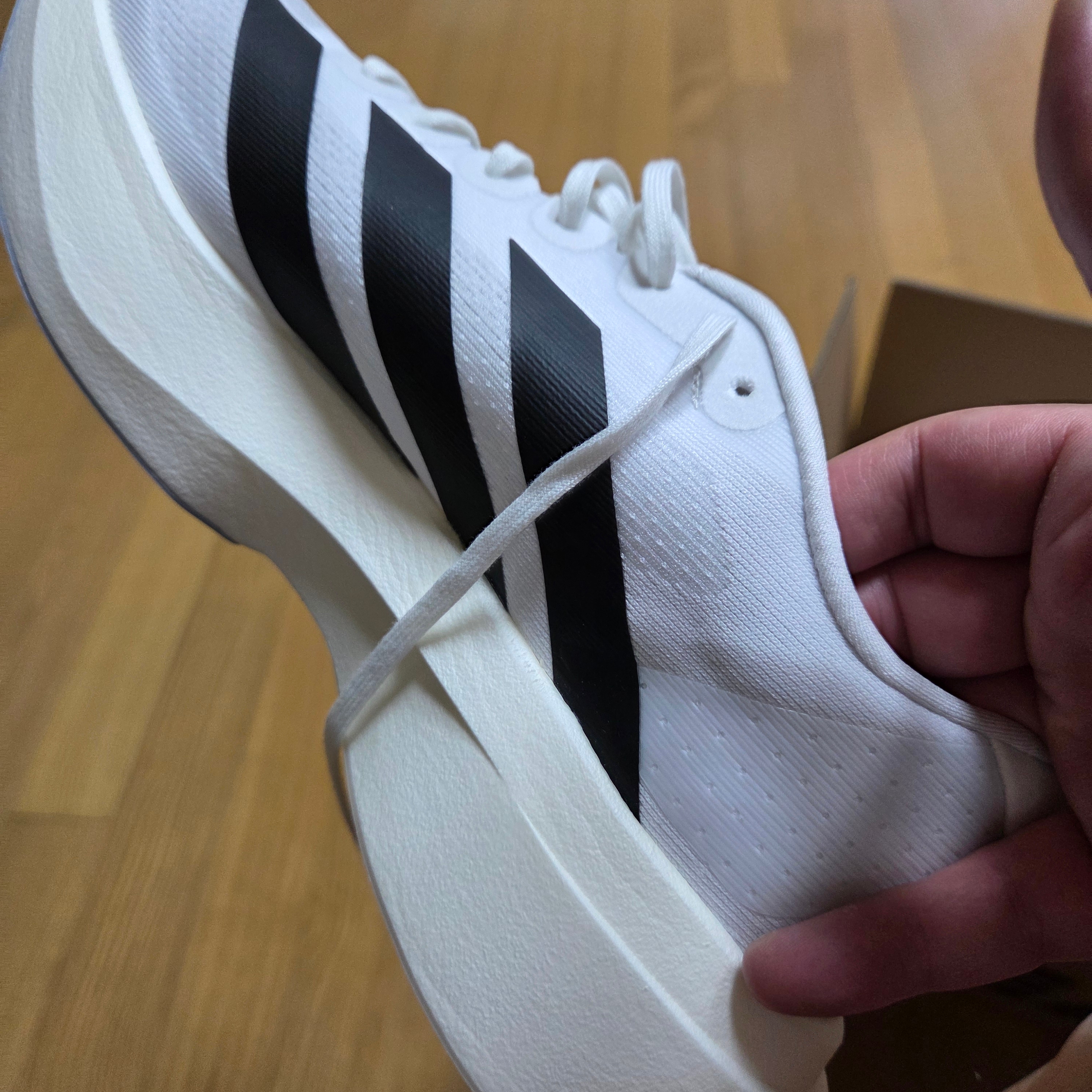 Adidas Adizero EVO SL Cloud White Core Black 착용 스타일