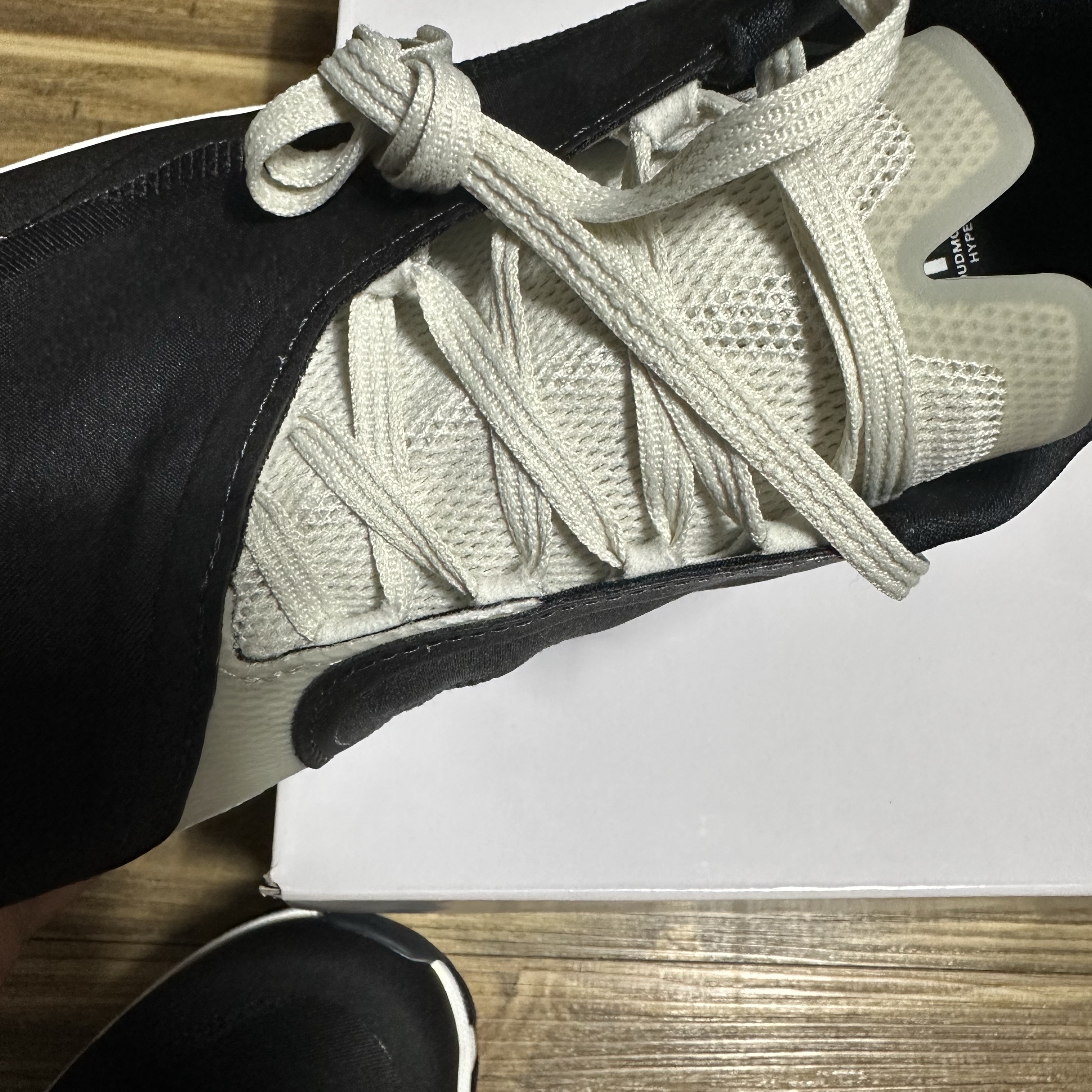 On Running x Post Archive Faction (Paf) Cloudmonster Hyper Black 착용 스타일