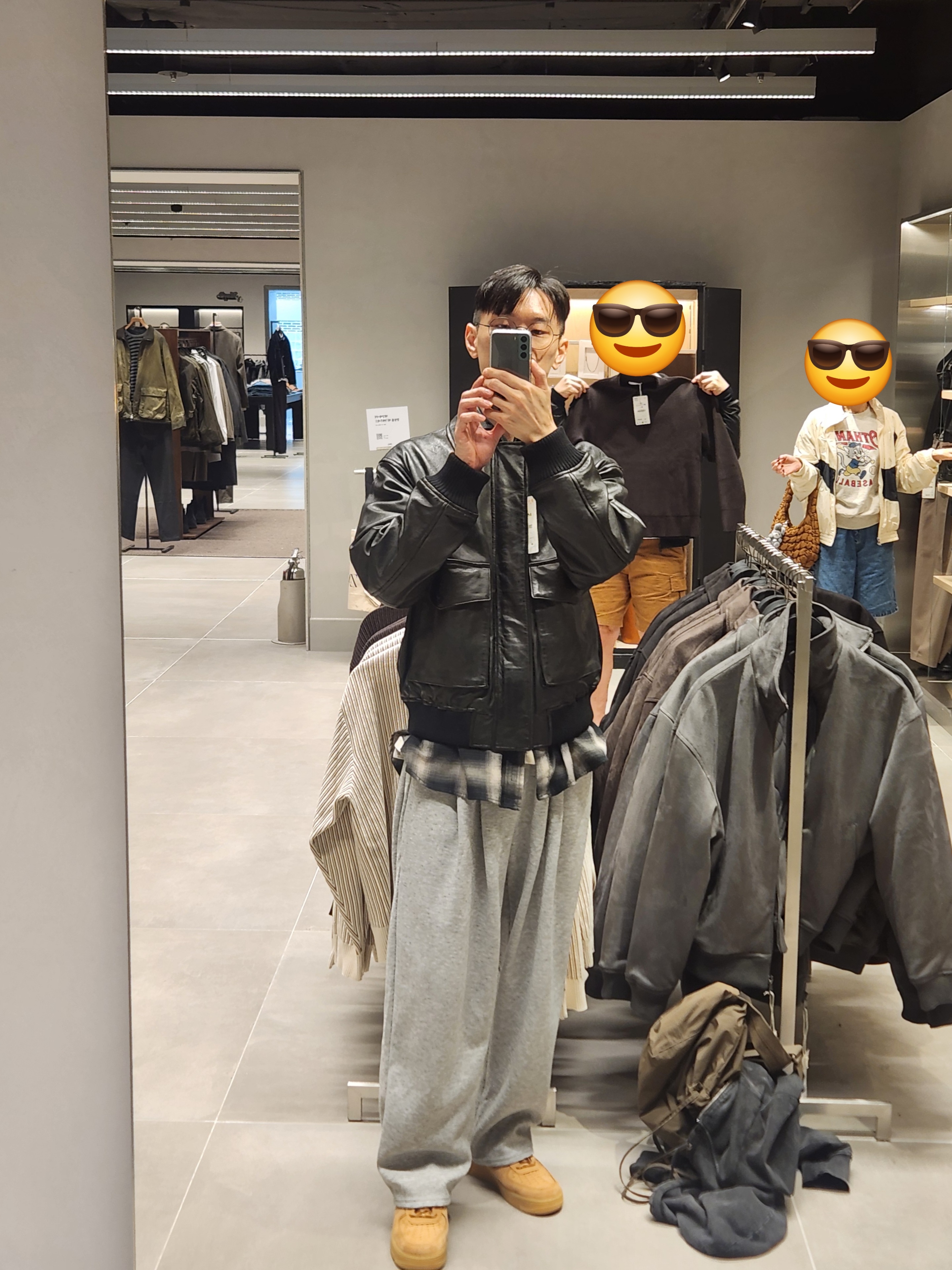 Zara Leather Jacket Black, Nike Air Force 1 '07 WB Flax 착용 스타일