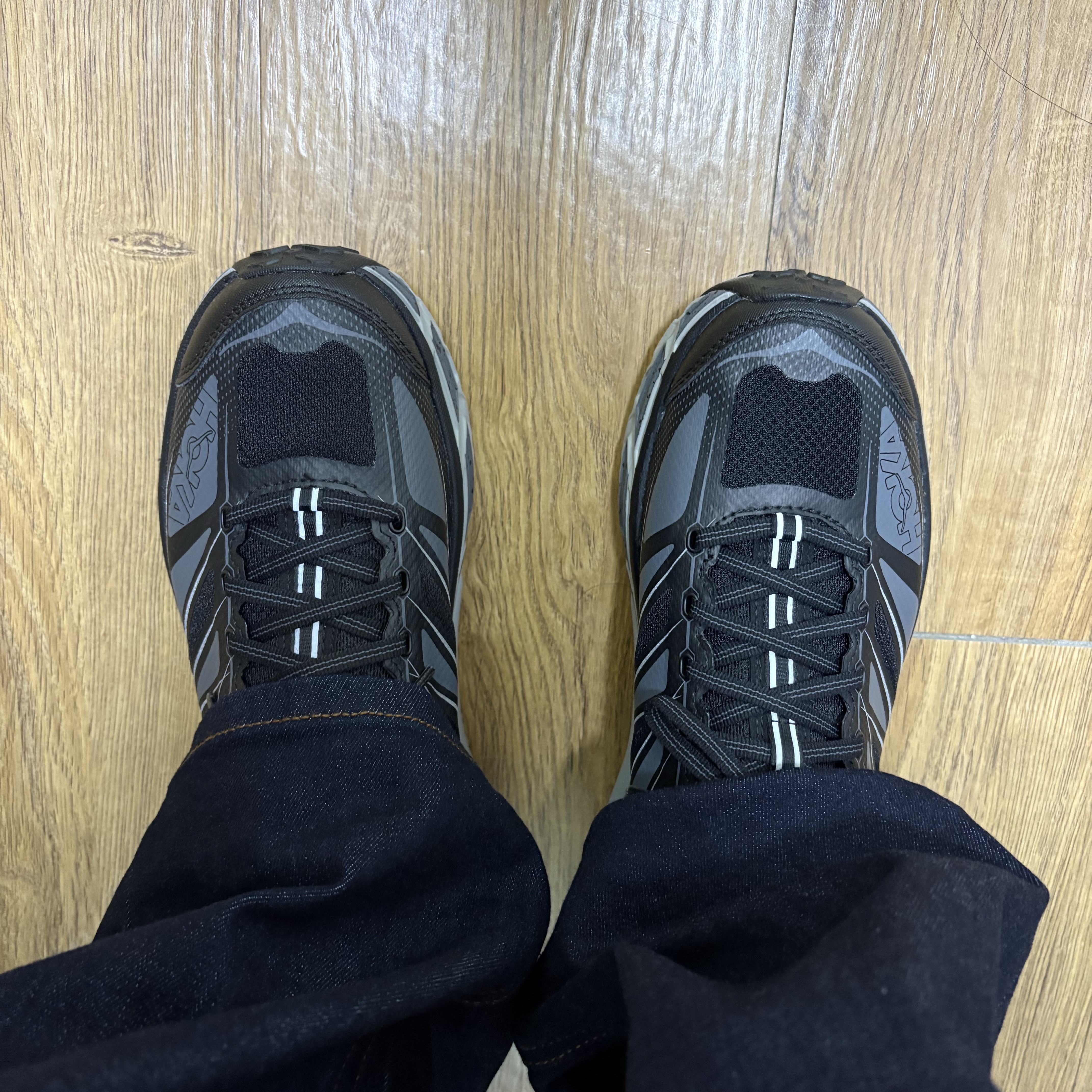 Hoka Mafate Speed 2 Black Castlerock 착용 스타일 - 2
