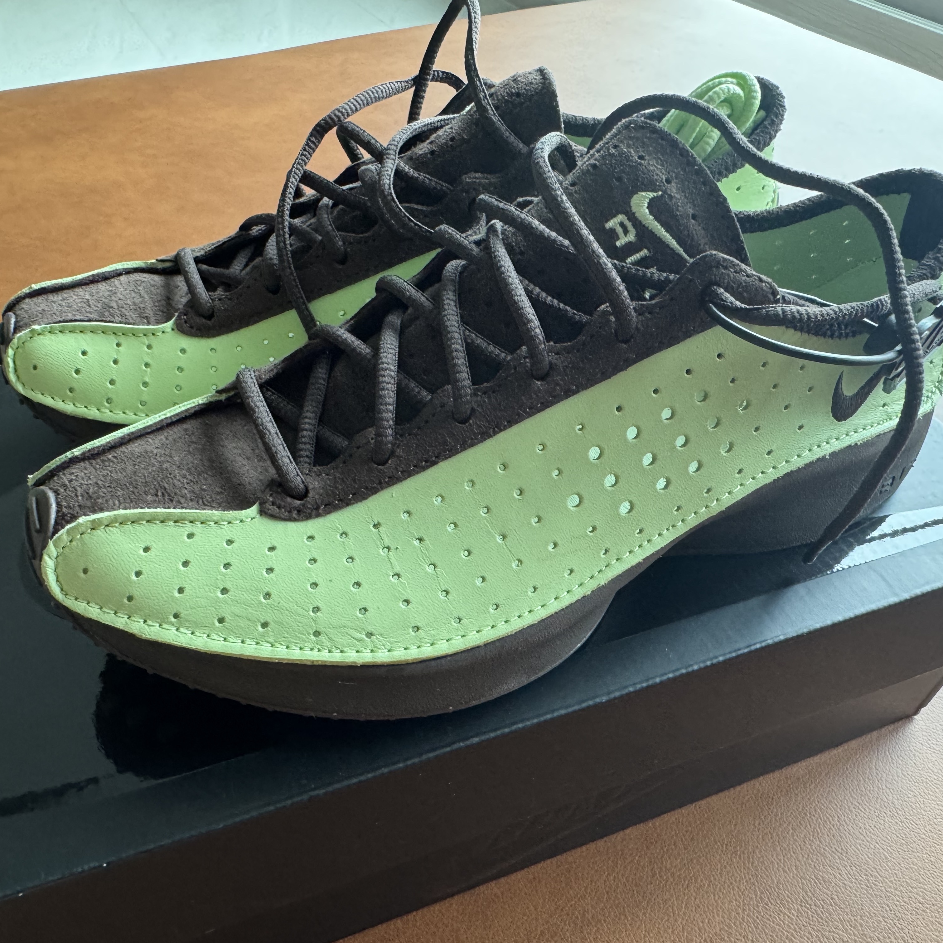 (W) Nike Air Superfly Lab Green and Baroque Brown 착용 스타일