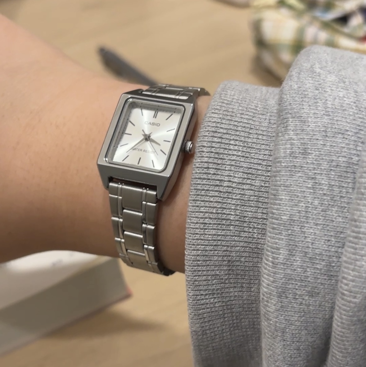 Casio LTP-V007D-7E 착용 스타일