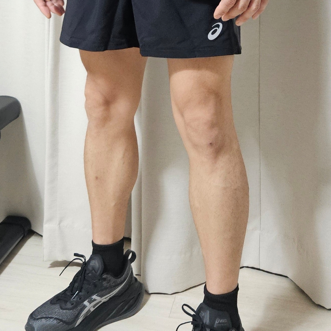 Asics Superblast 2 Black White 착용 스타일