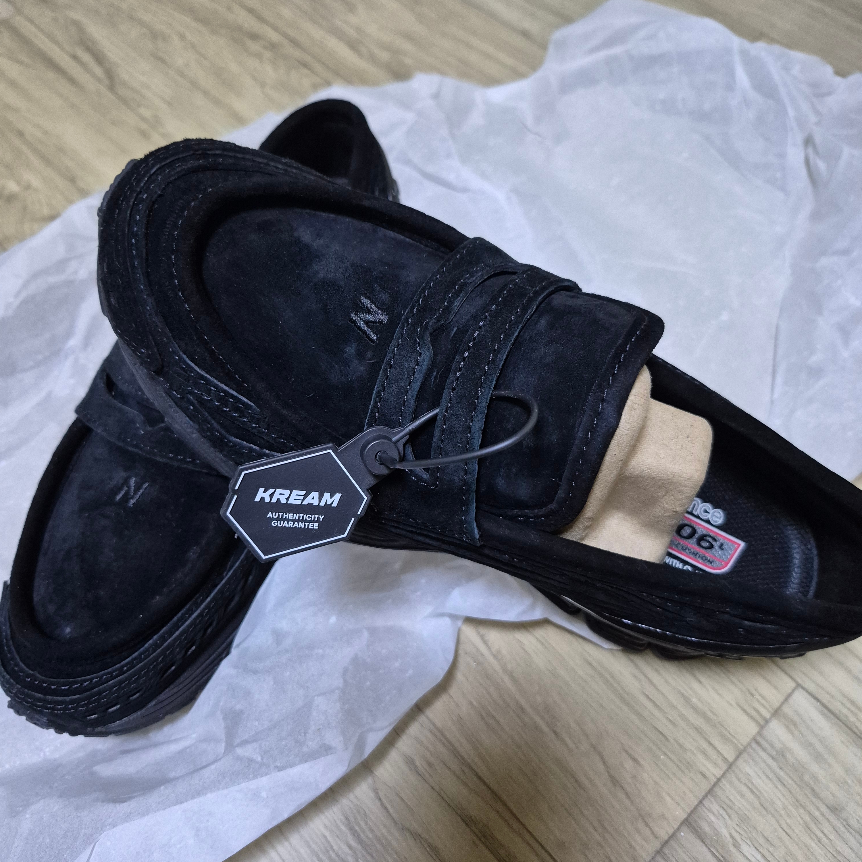 New Balance 1906L Black Black Cement 착용 스타일