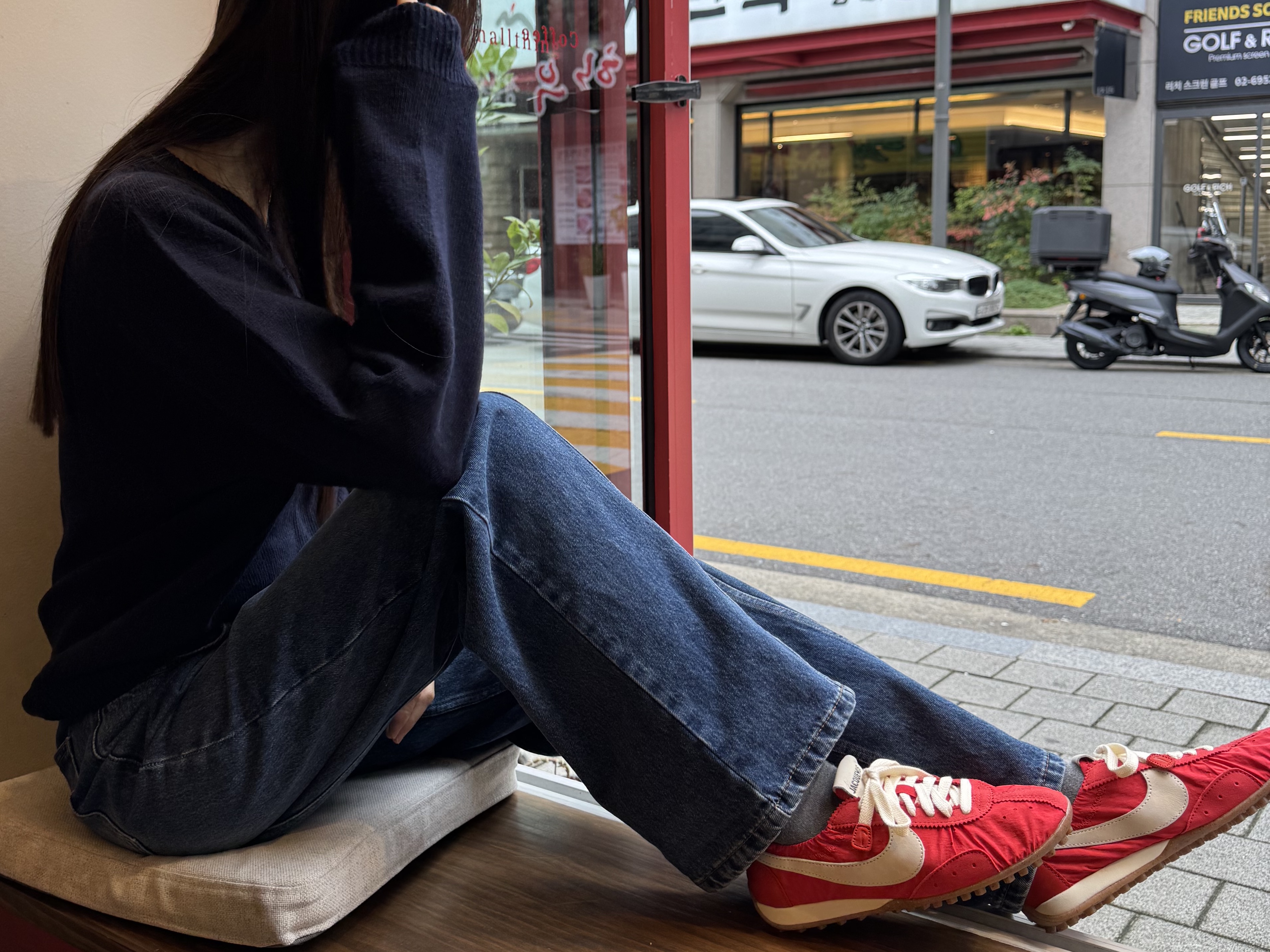 Nike x Jacquemus Moon Shoe SP University Red and Bicycle Yellow 착용 스타일 - 1