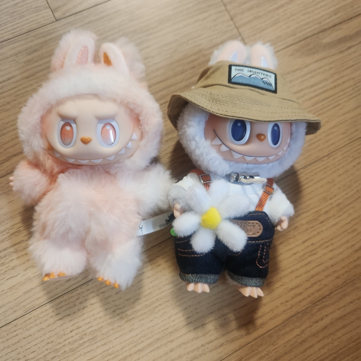 Pop Mart Fall In Wild Labubu Series Toy Keyring 착용 스타일