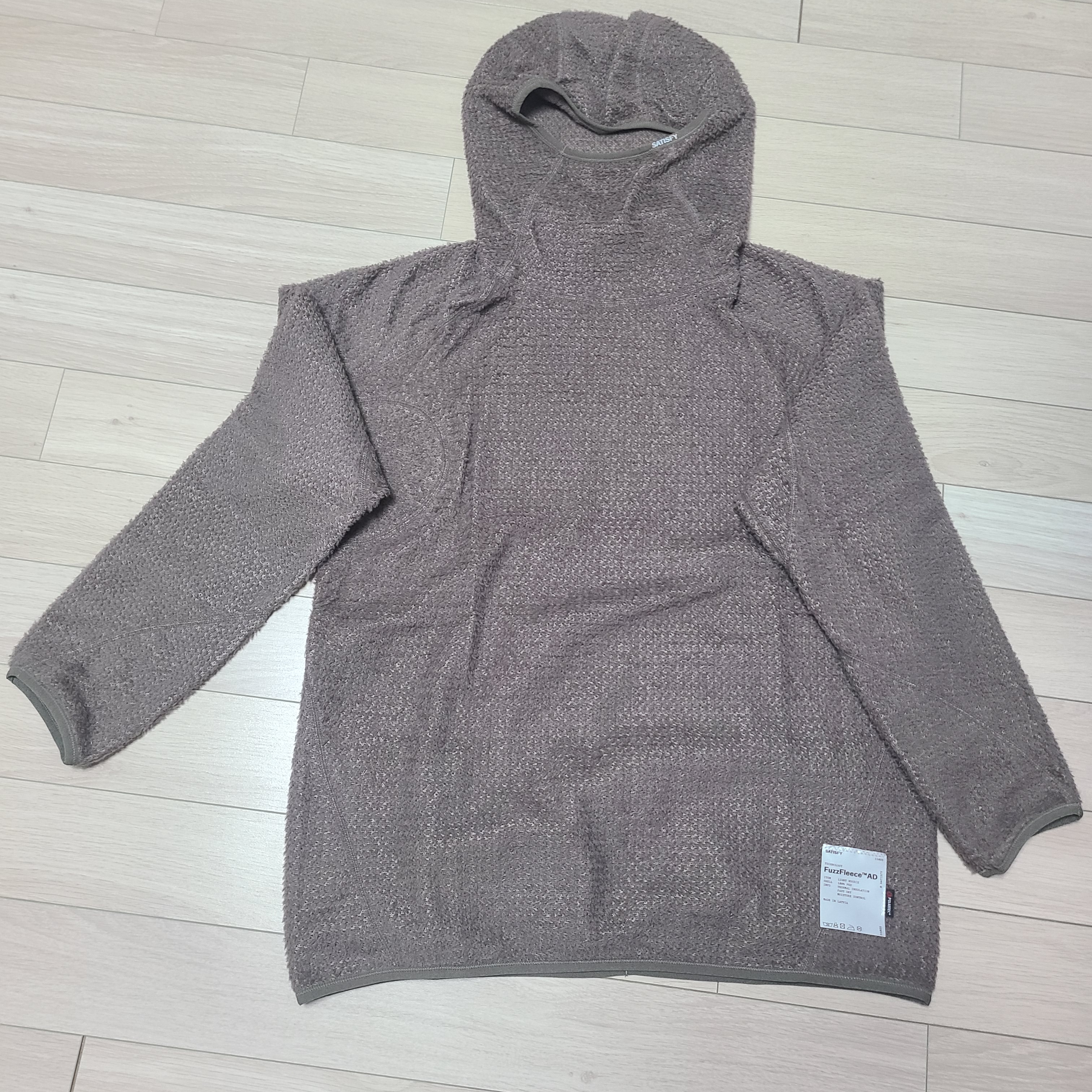 Satisfy Fuzzfleece AD Light Hoodie Falcon 착용 스타일