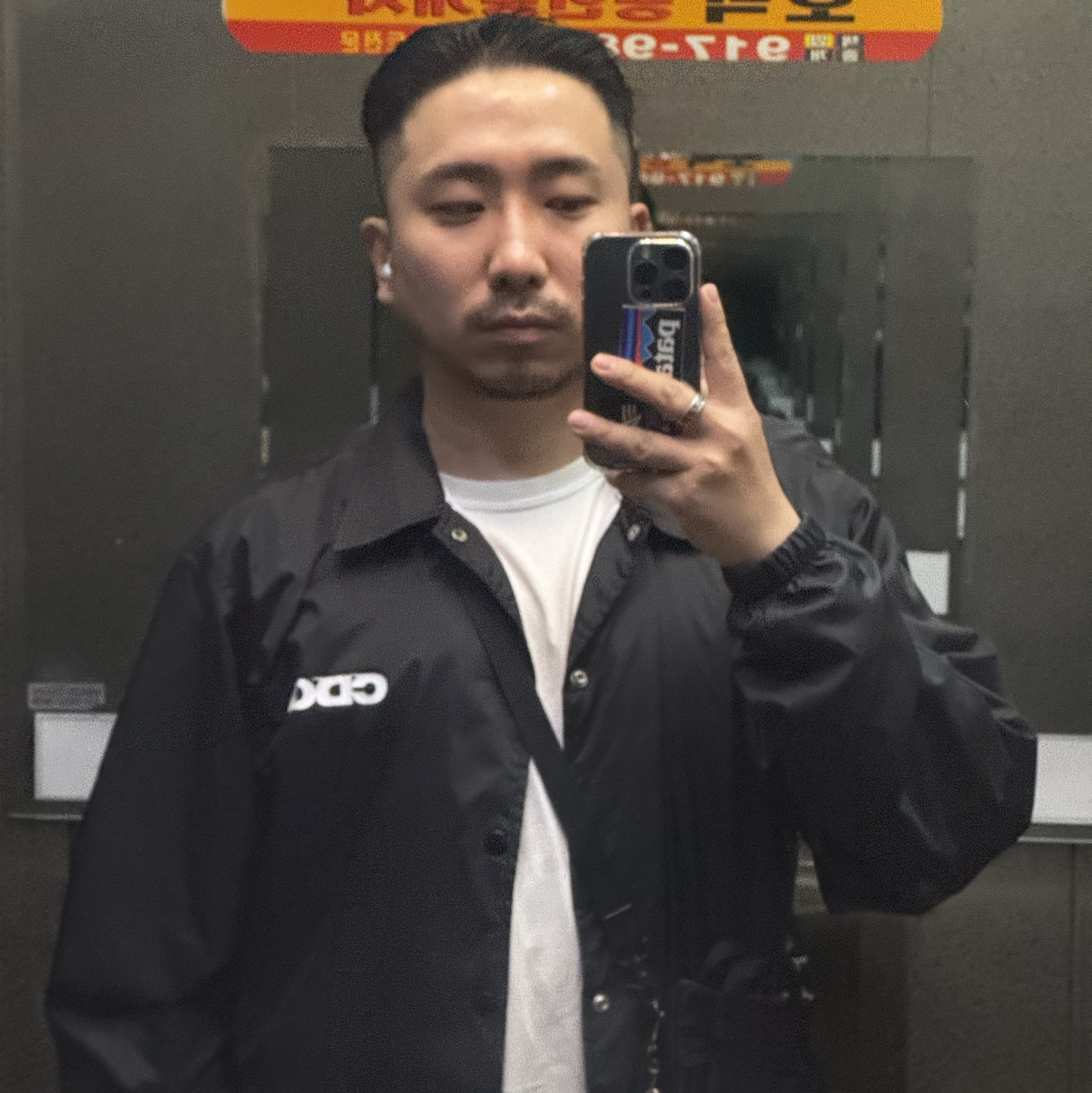 CDG Coach Jacket5 Black, Stussy Fire Dice T-Shirt White 착용 스타일