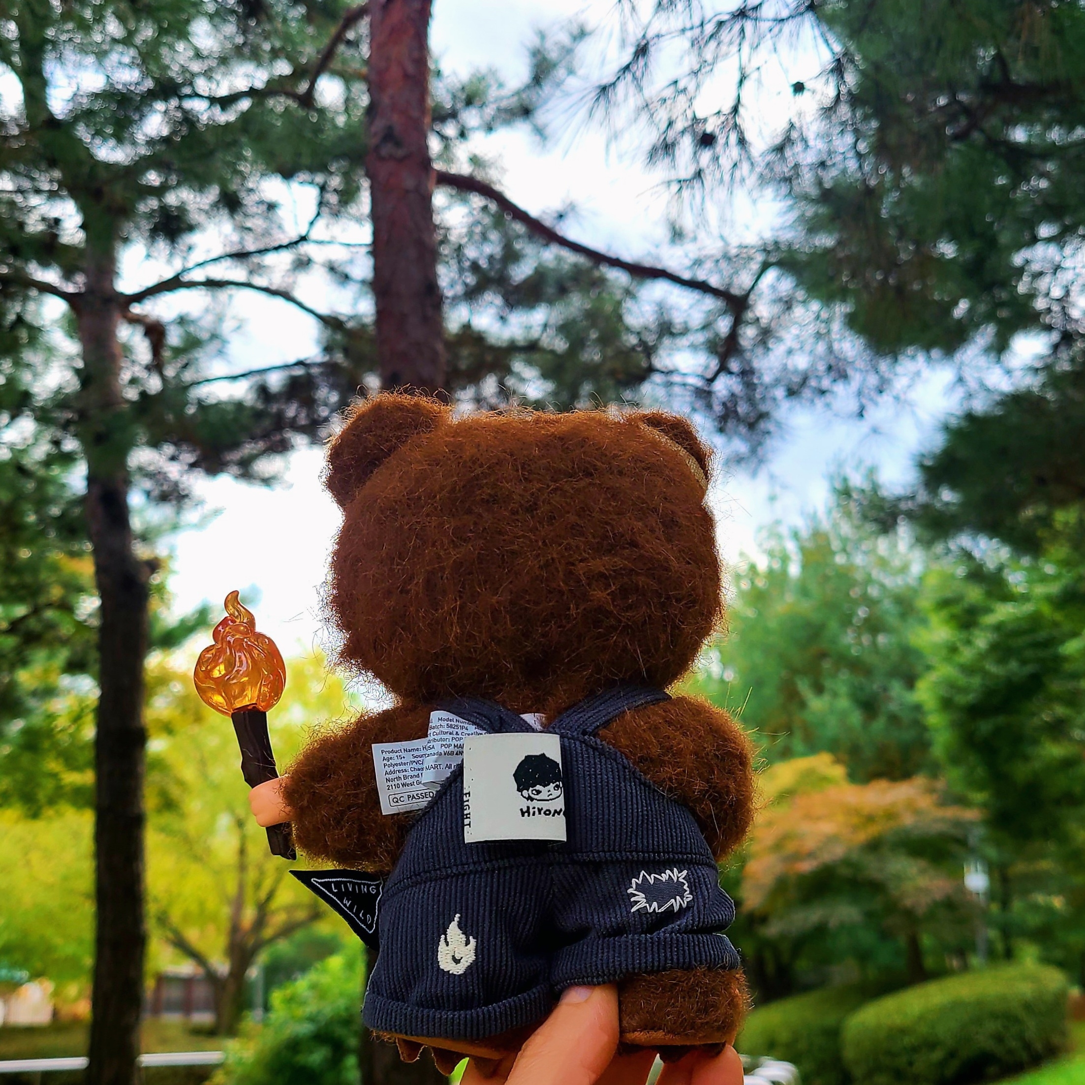Pop Mart Hirono Living Wild-Fight For Joy Plush Doll 착용 스타일