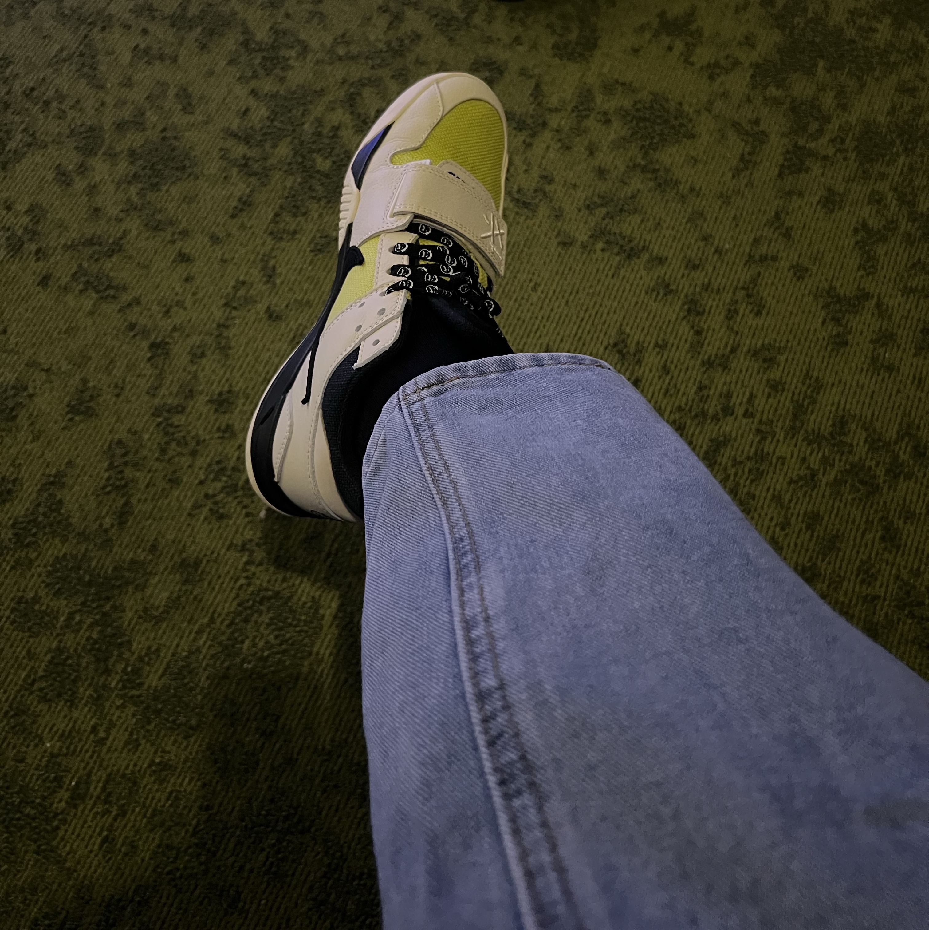 Jordan x Travis Scott Jumpman Jack TR Bright Cactus 착용 스타일