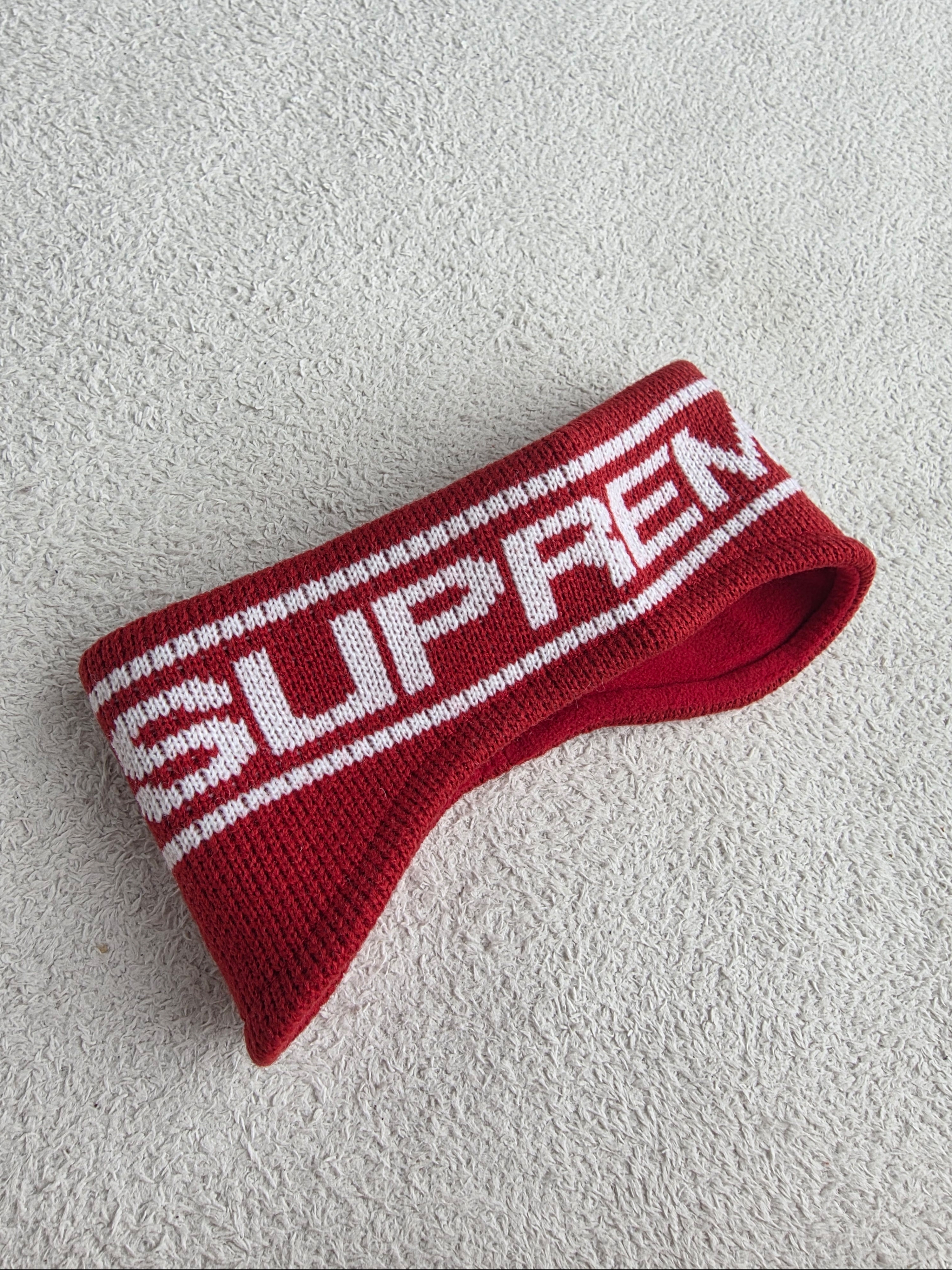 Supreme Contrast Logo Headband Red - 25FW 착용 스타일 - 1