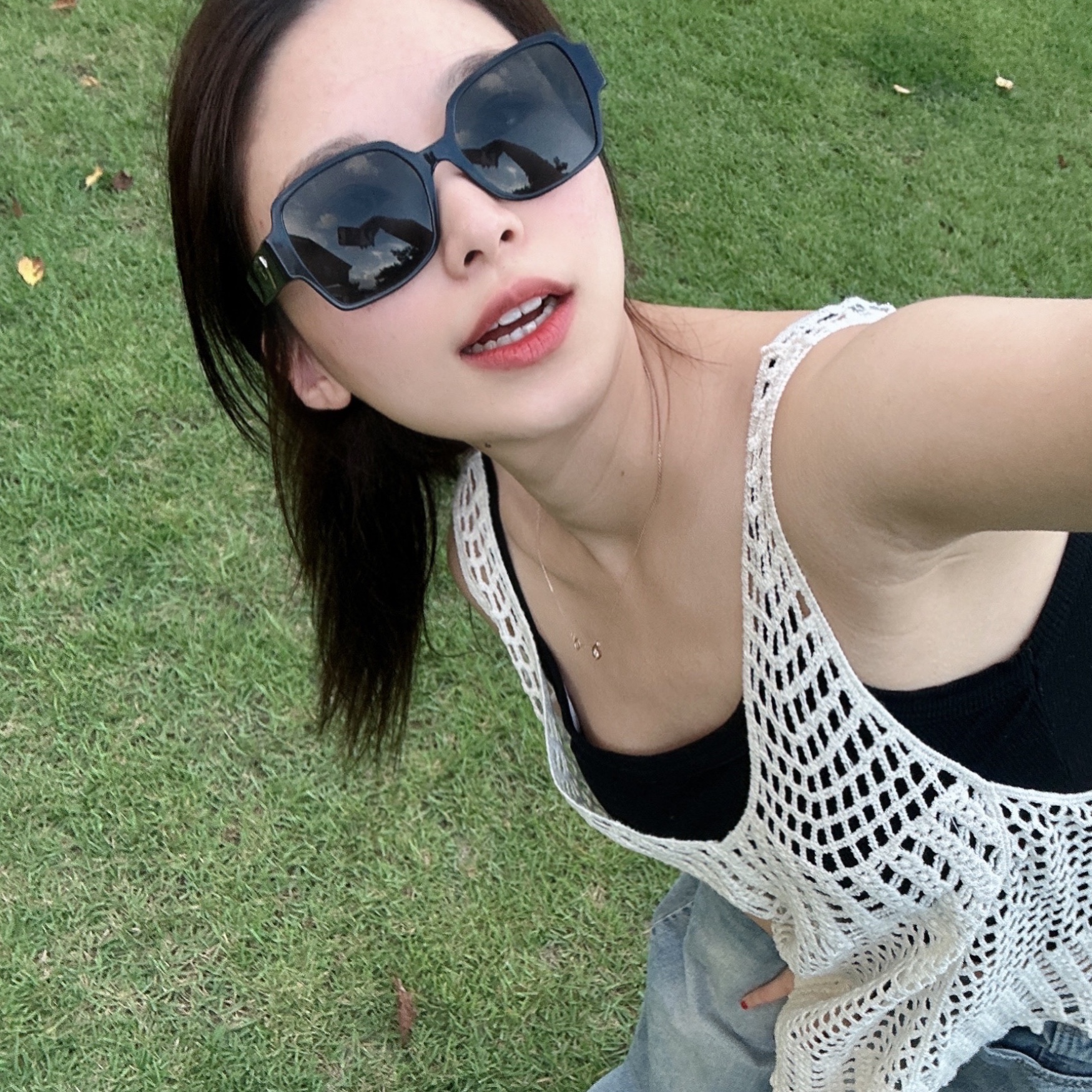 Chanel Square Sunglasses Acetate & Black Frame Grey Lenses Asian Fit 착용 스타일 - 2