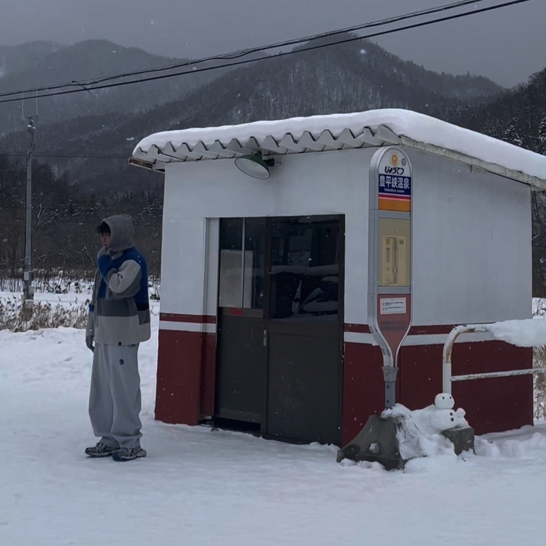 Undermycar Dtrange Dead Starange Destroyed Bomber Sparrow - 23SS, Yeezy Gap Engineered By Balenciaga Dove Hoodie Black 착용 스타일 - 5