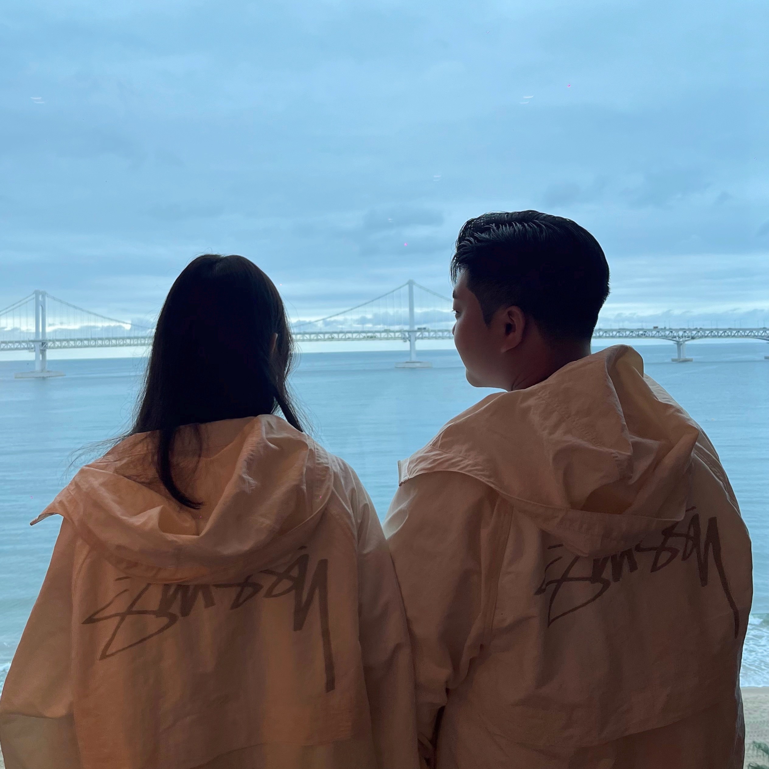 Stussy Wave Dye Beach Shell Jacket Bone 착용 스타일
