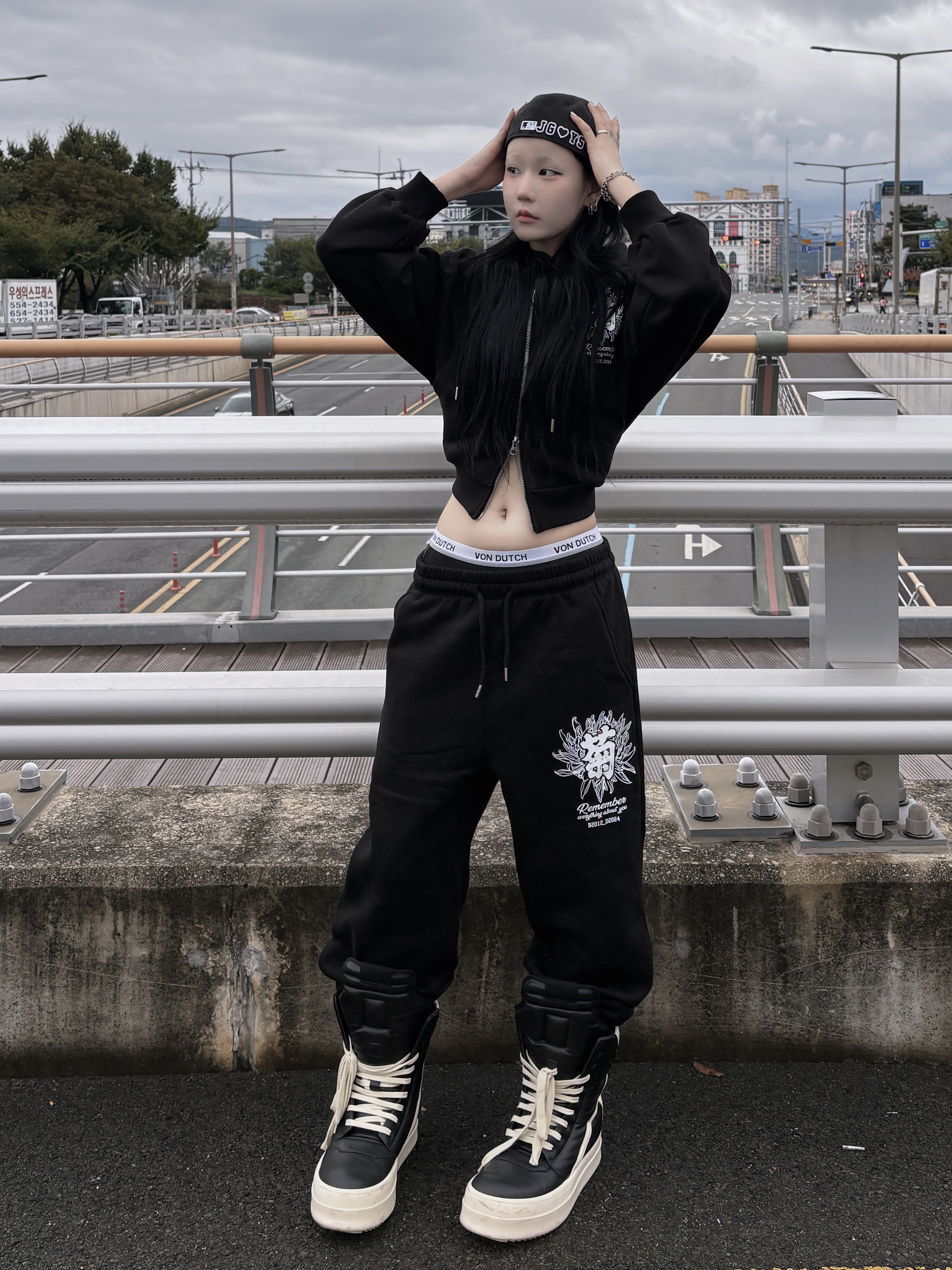 Rick Owens Mega Bumper Geobasket Black Milk 착용 스타일 - 1