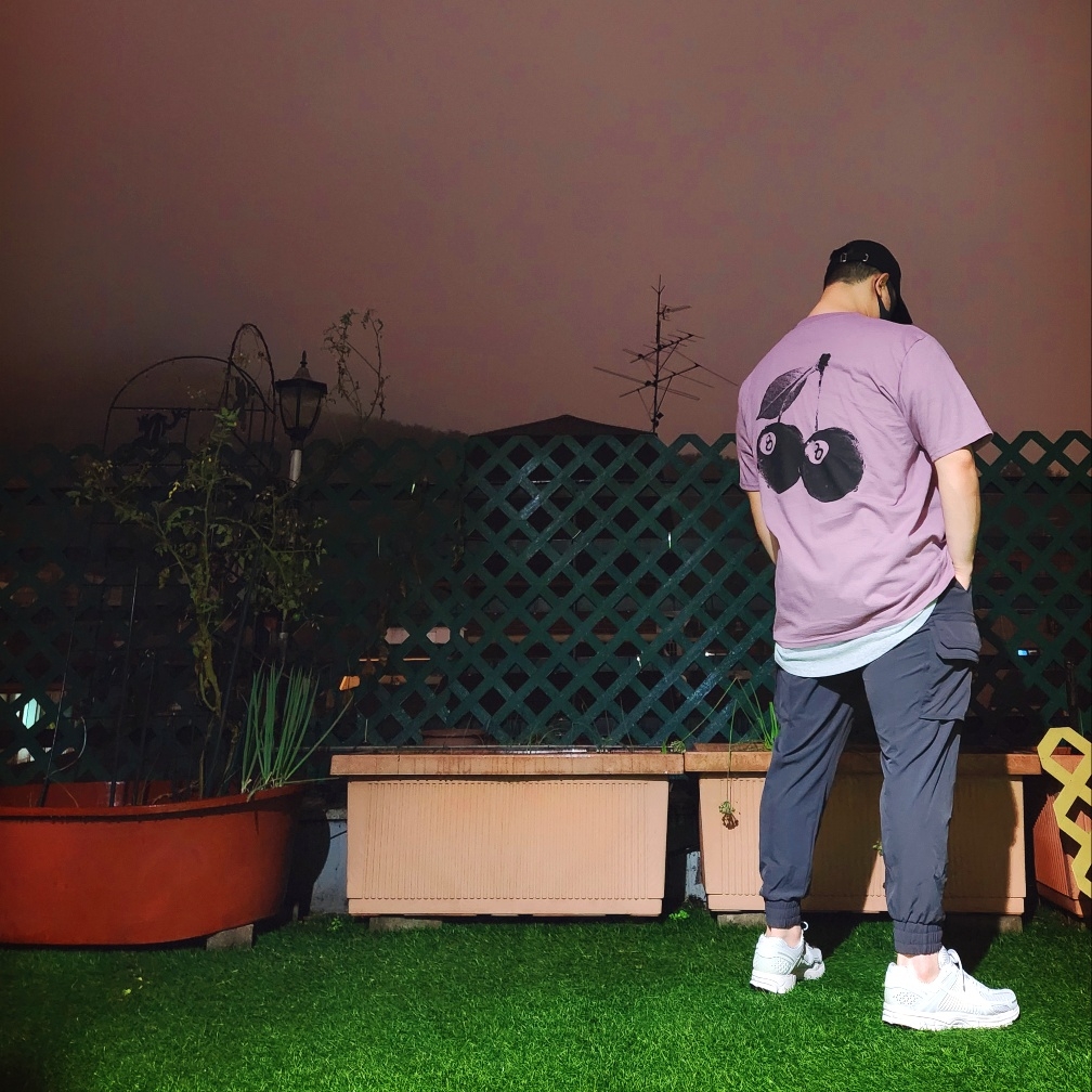 Stussy Basic Stock Low Pro Cap Black, Stussy Cherries T-Shirt Orchid 착용 스타일 - 3