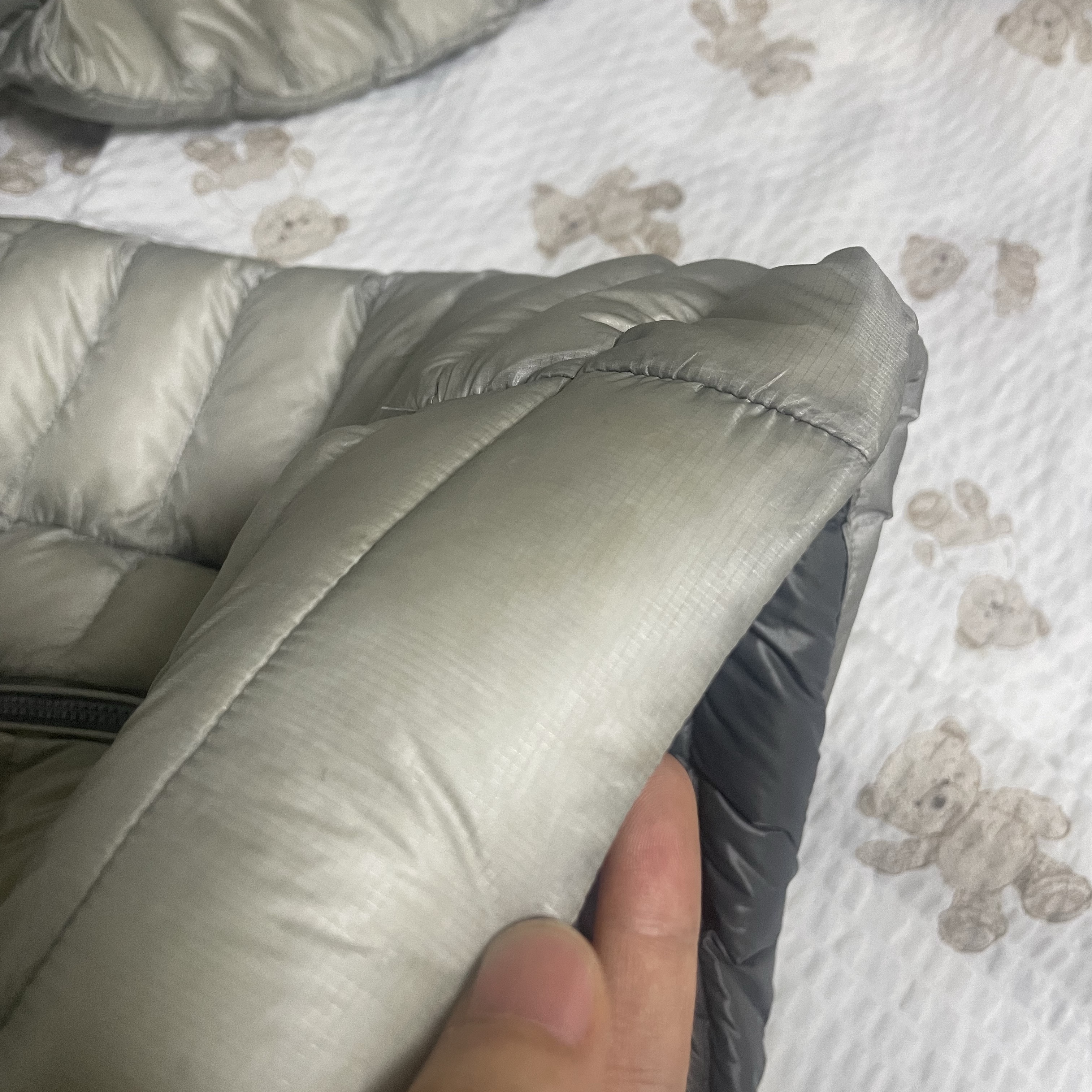 Musinsa Standard City Leisure Sheer Ripstop Hooded Light Down Jacket Light Grey 착용 스타일 - 5