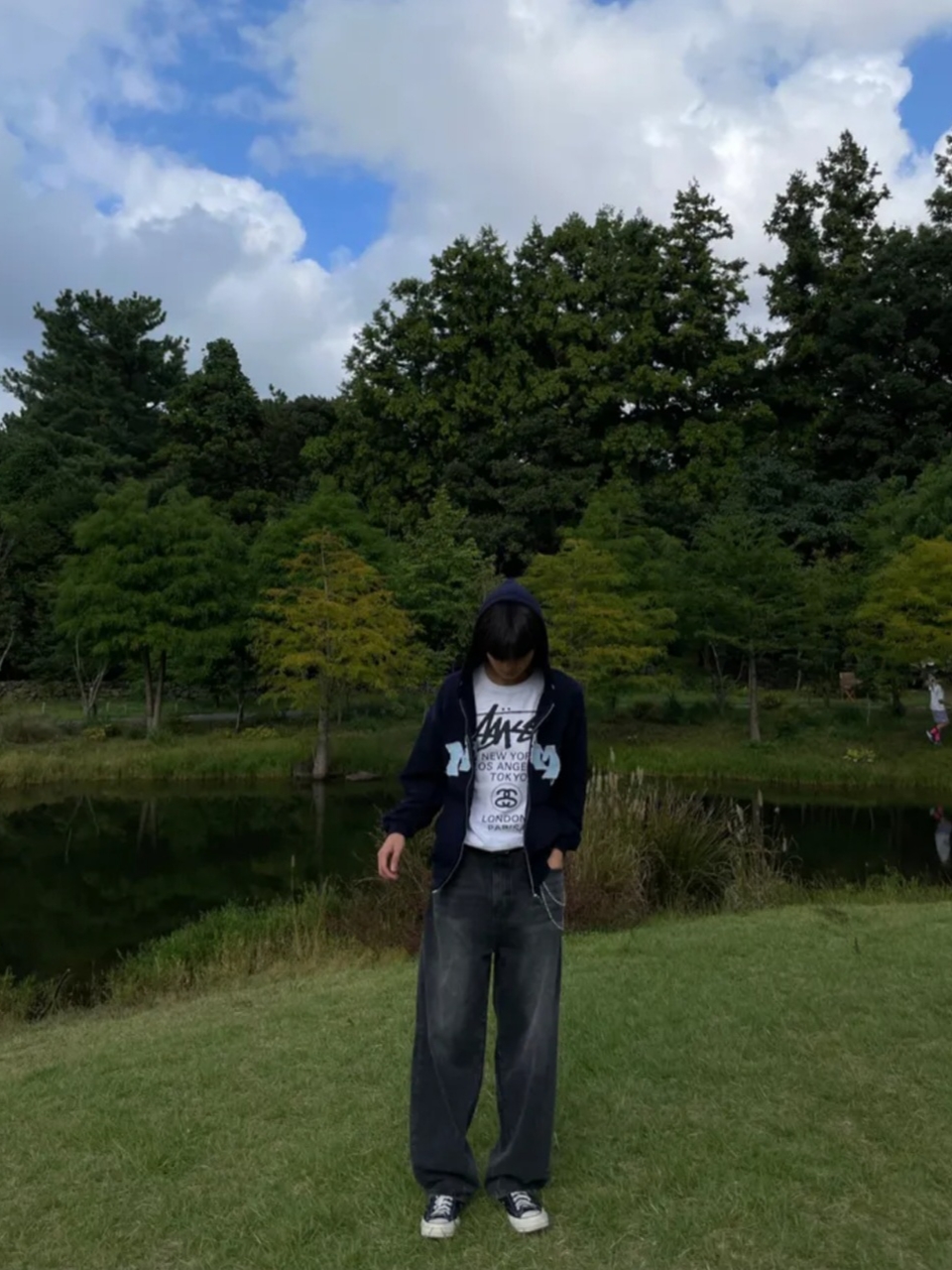 Stussy World Tour T-Shirt White 2024,2025 착용 스타일 - 3