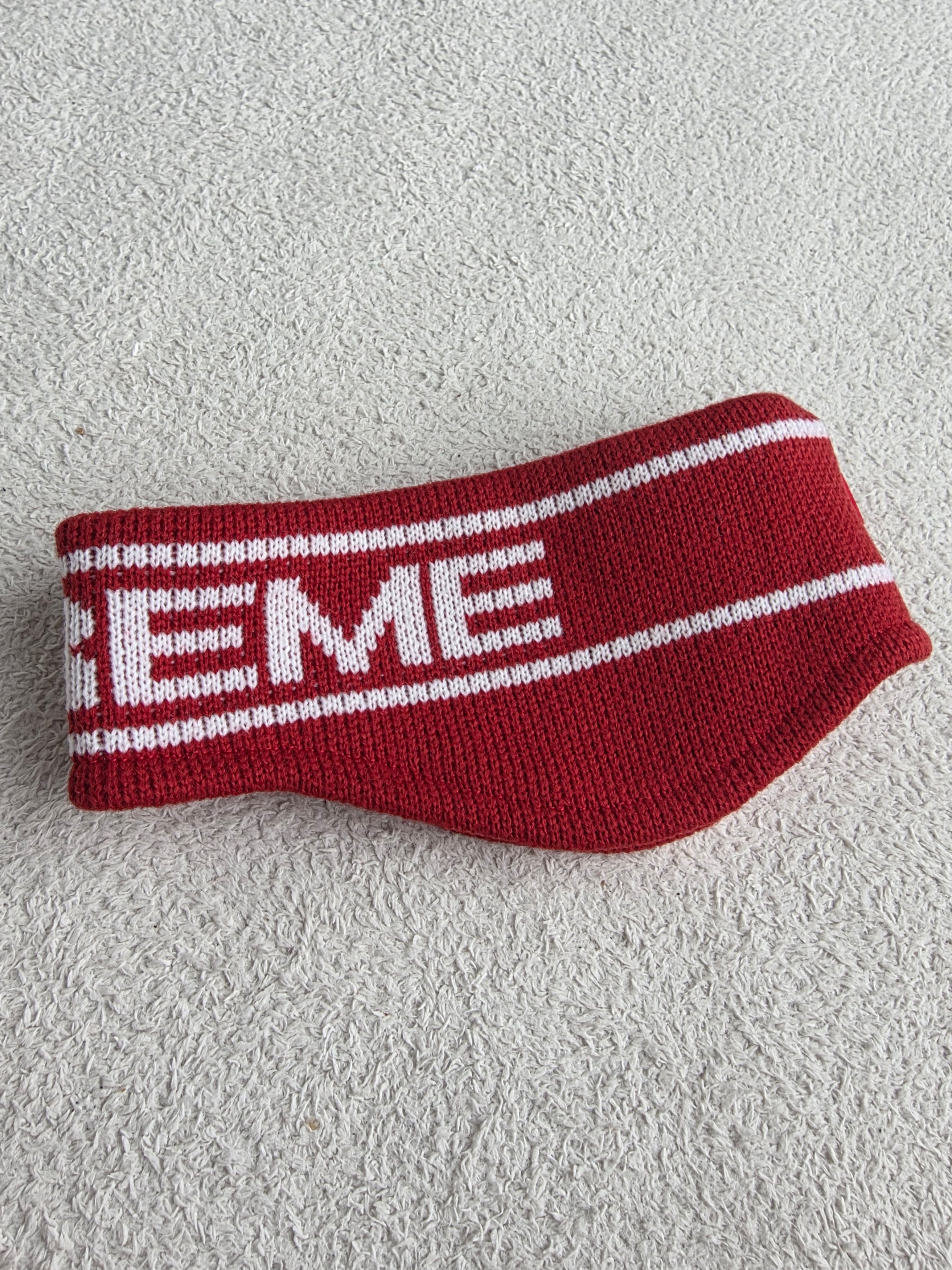Supreme Contrast Logo Headband Red - 25FW 착용 스타일 - 3