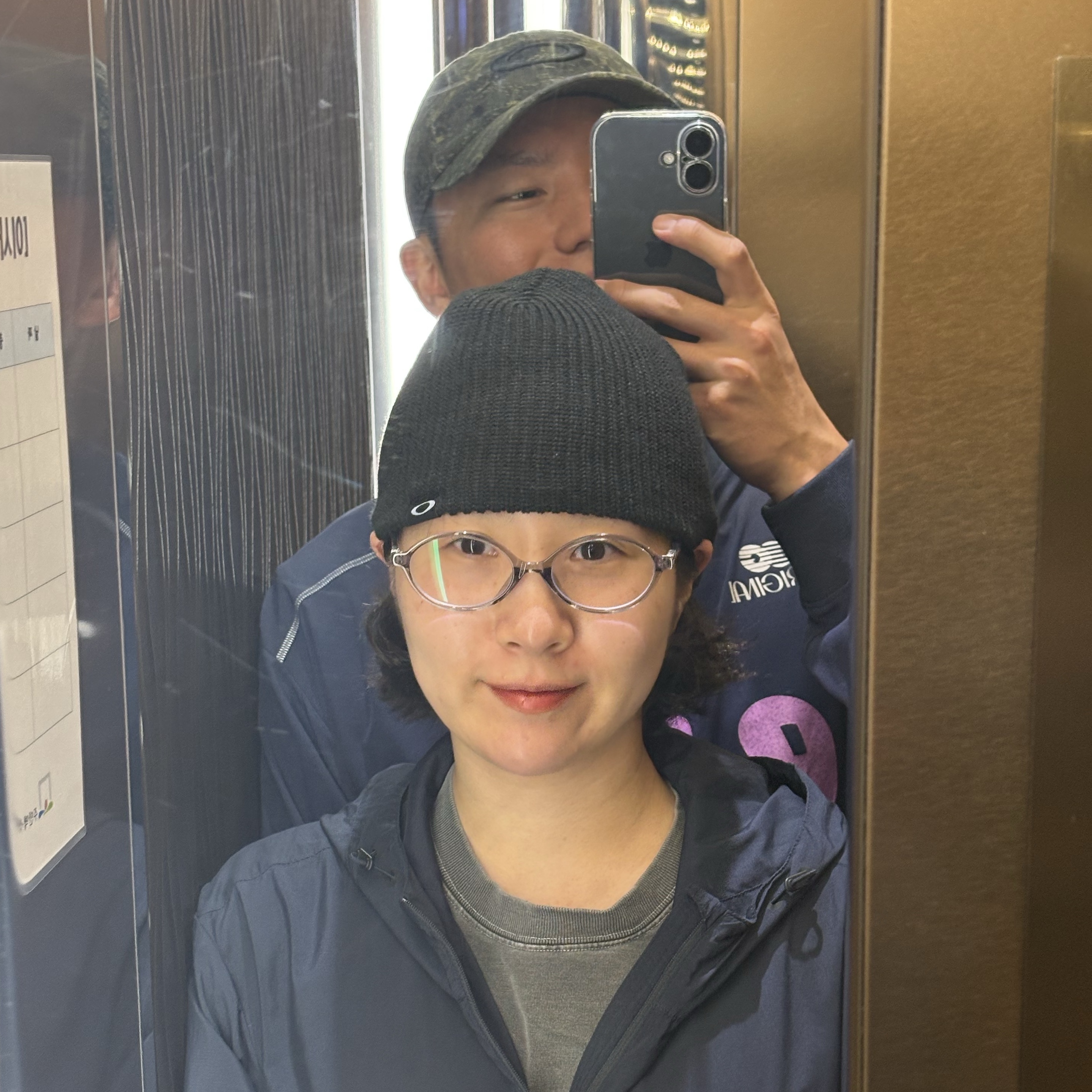 Oakley Session Beanie Blackout, Oakley Remix Dad Hat Khaki 착용 스타일