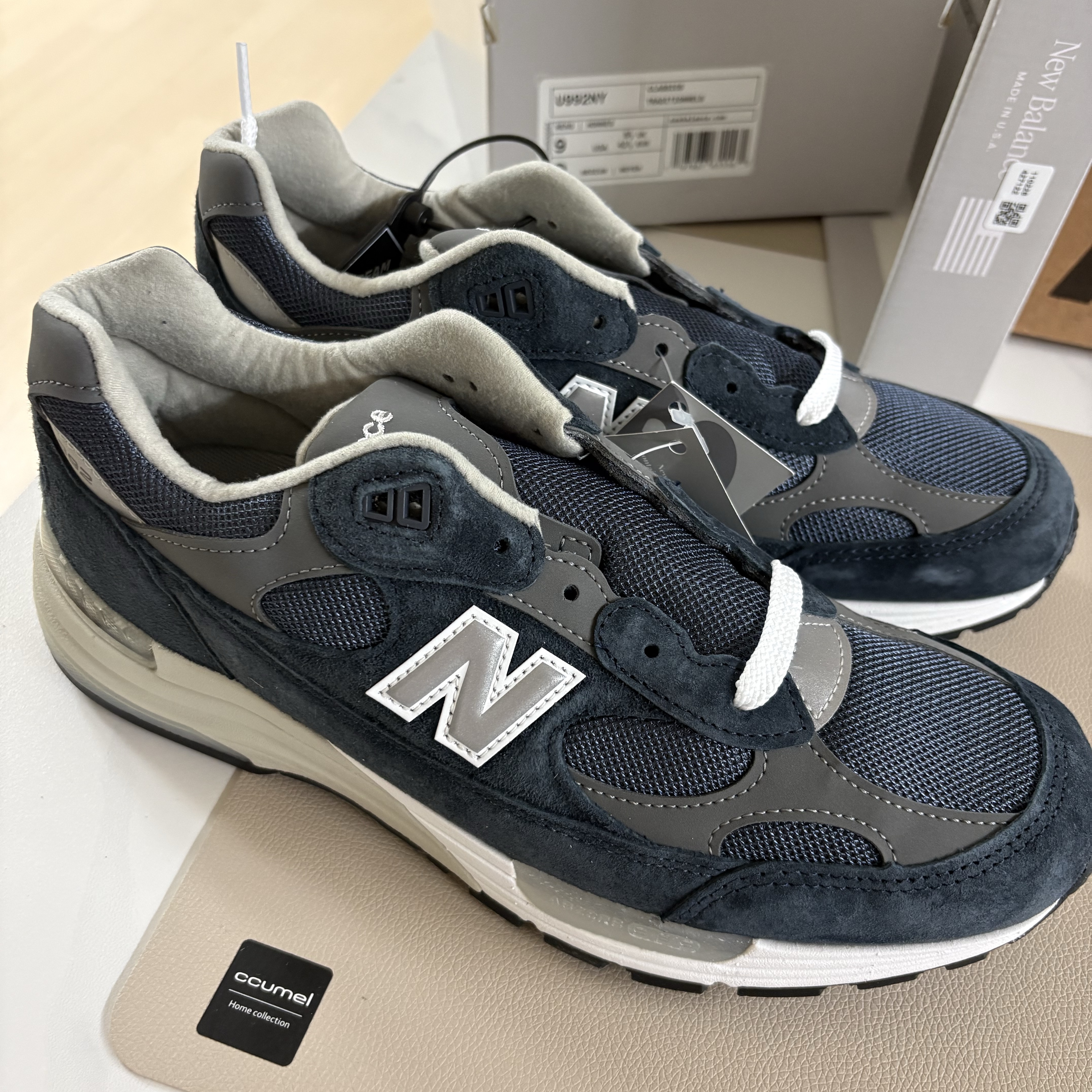 New Balance 992 Made in USA Core Navy 착용 스타일