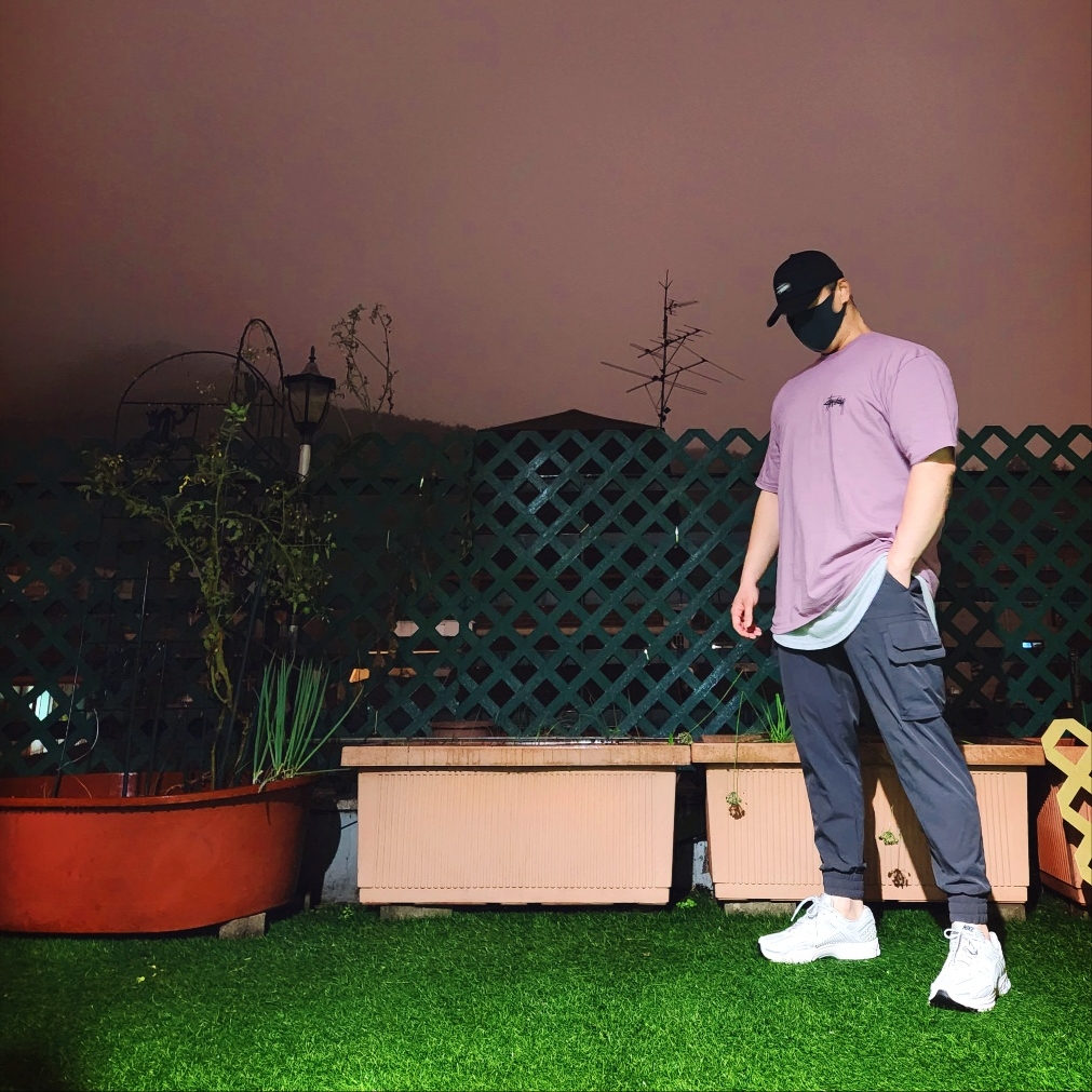 Stussy Basic Stock Low Pro Cap Black, Stussy Cherries T-Shirt Orchid 착용 스타일 - 1