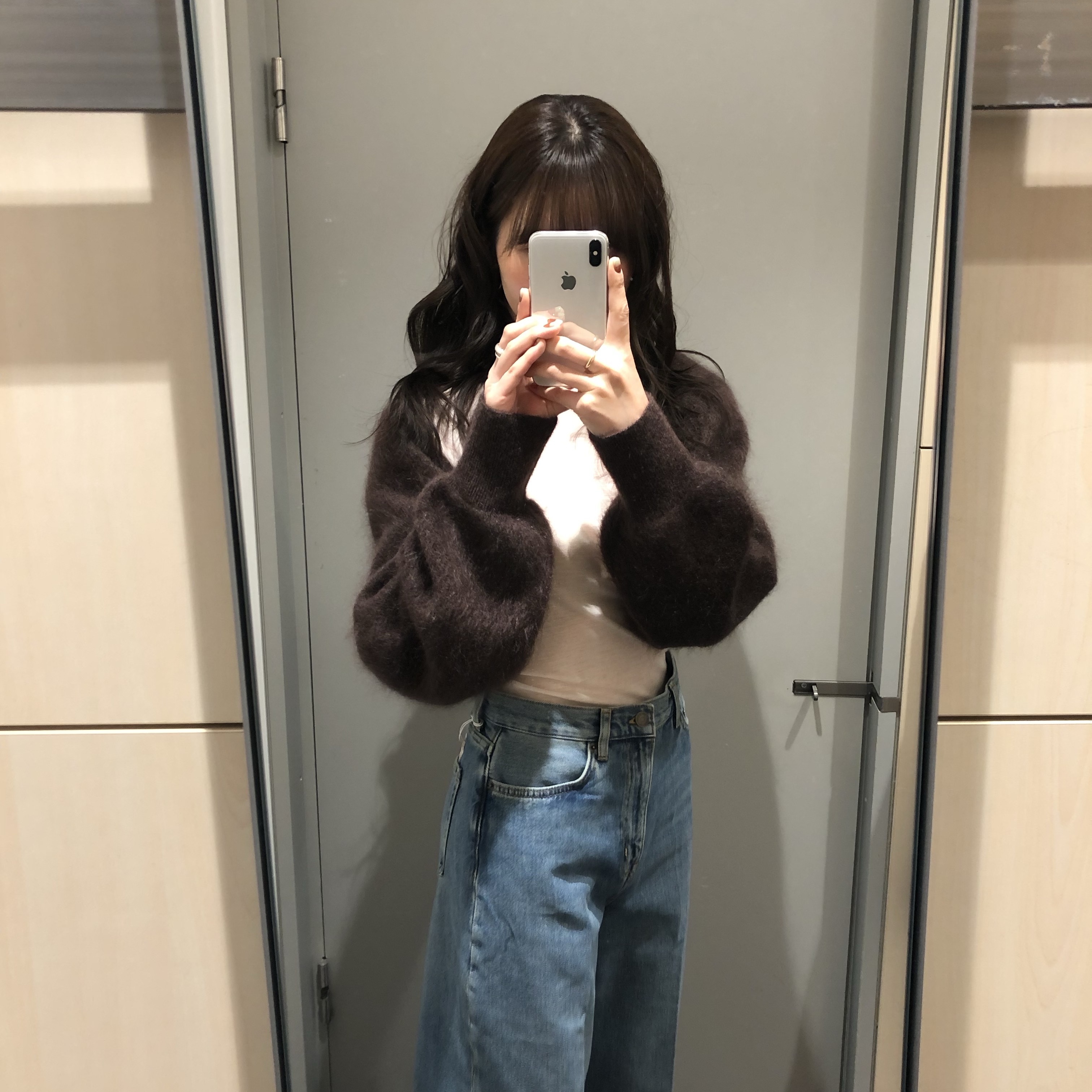 (W) COS Slim Fit Long Sleeve Top White 착용 스타일 - 1