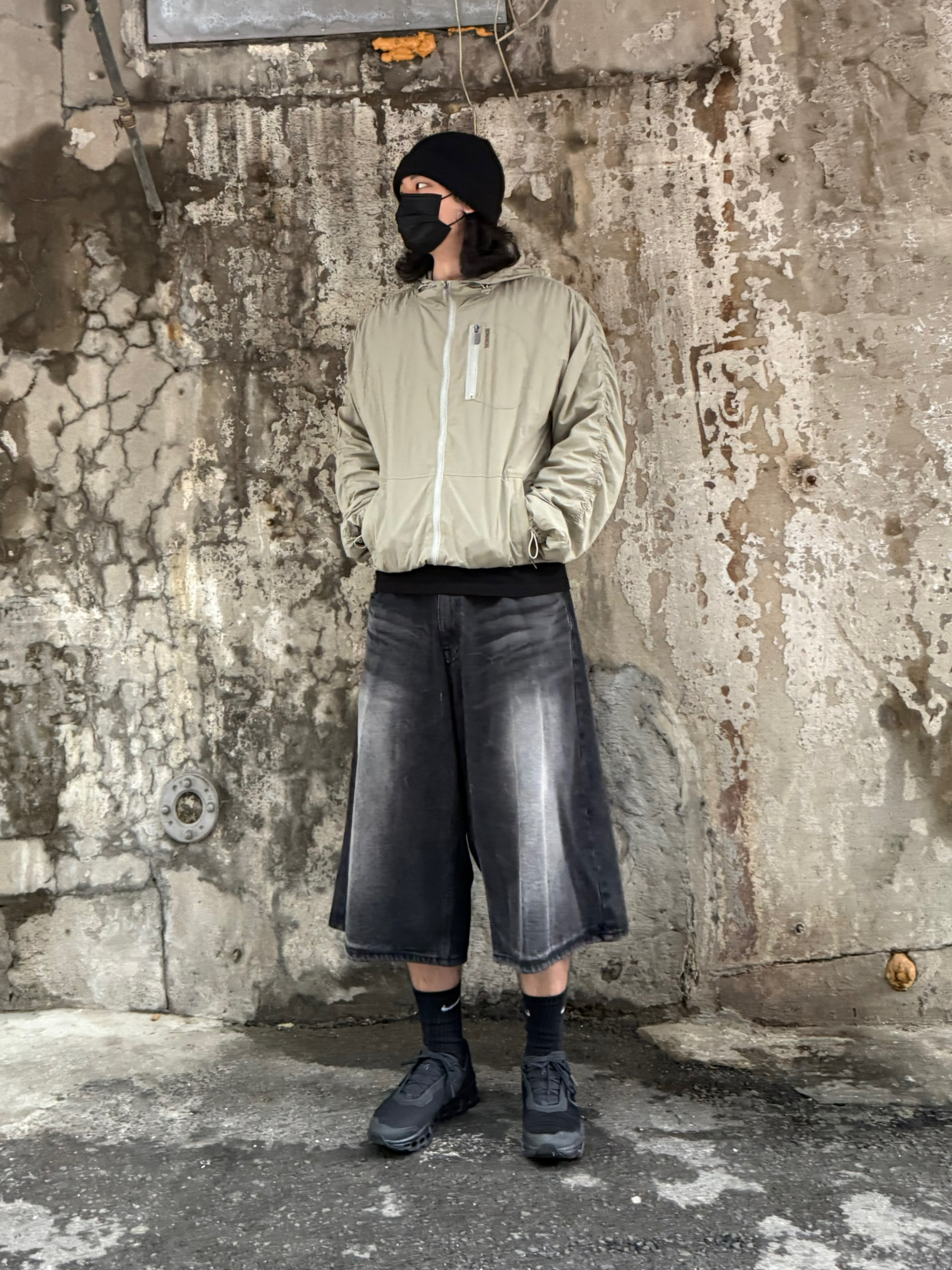 On Running Cloudmonster Void Black 착용 스타일 - 2