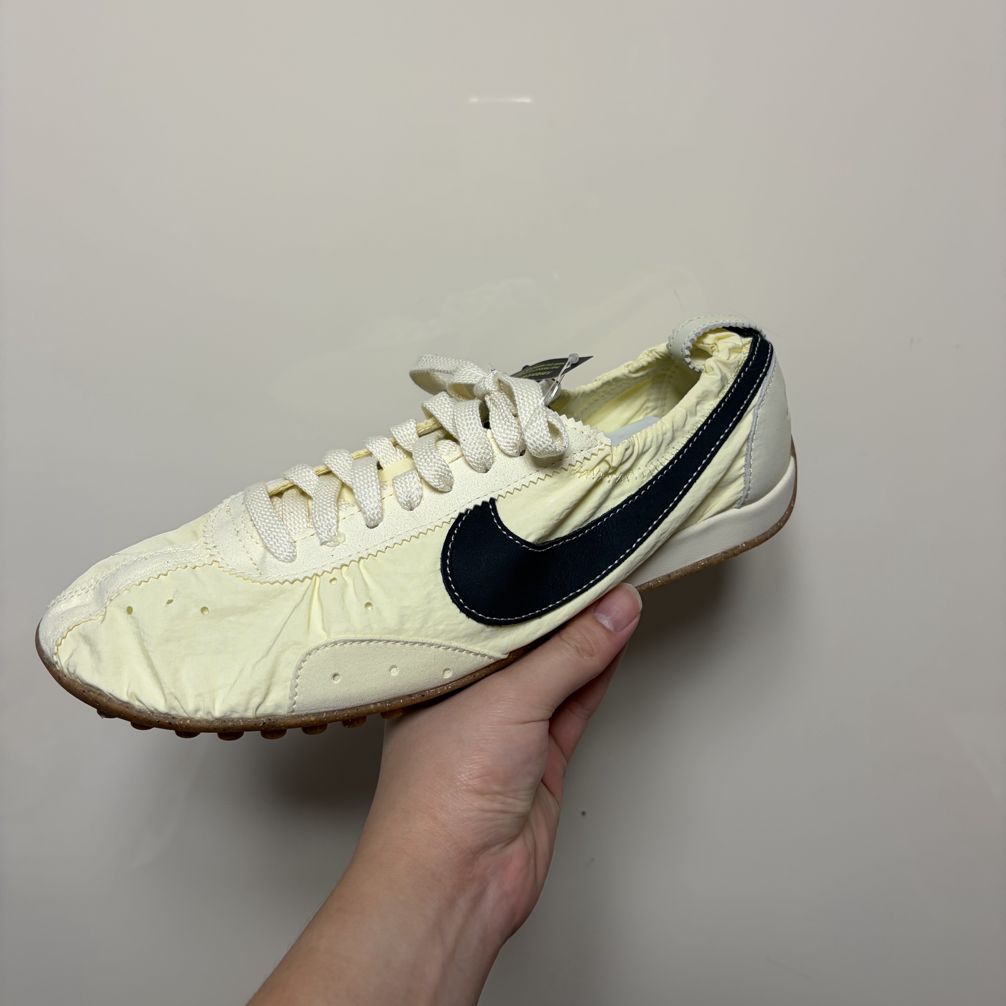 Nike x Jacquemus Moon Shoe SP Alabaster Off Noir 착용 스타일 - 2