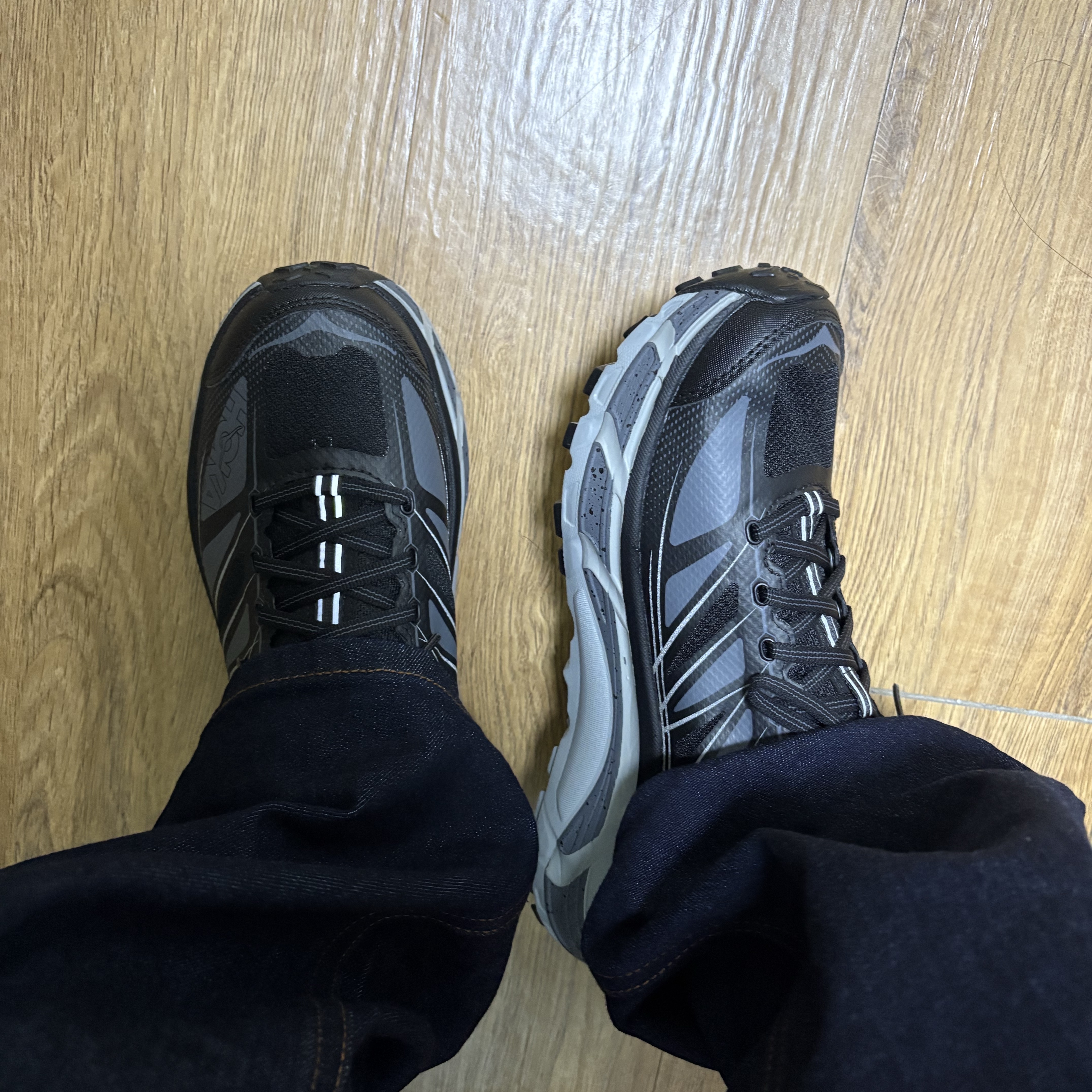 Hoka Mafate Speed 2 Black Castlerock 착용 스타일 - 3