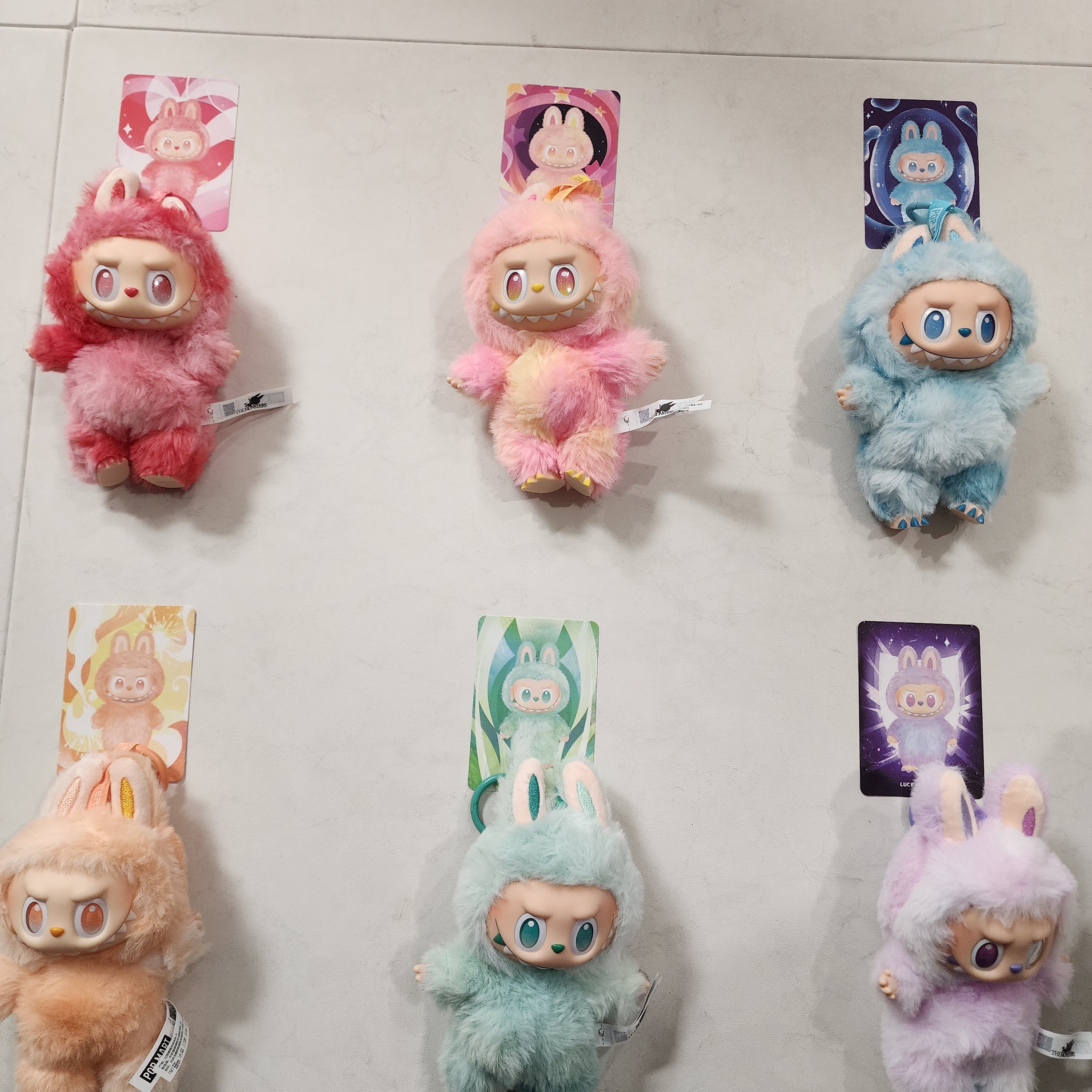 Pop Mart Labubu The Monsters Highlight Series Sealed Case (6 Blind Boxes) 착용 스타일