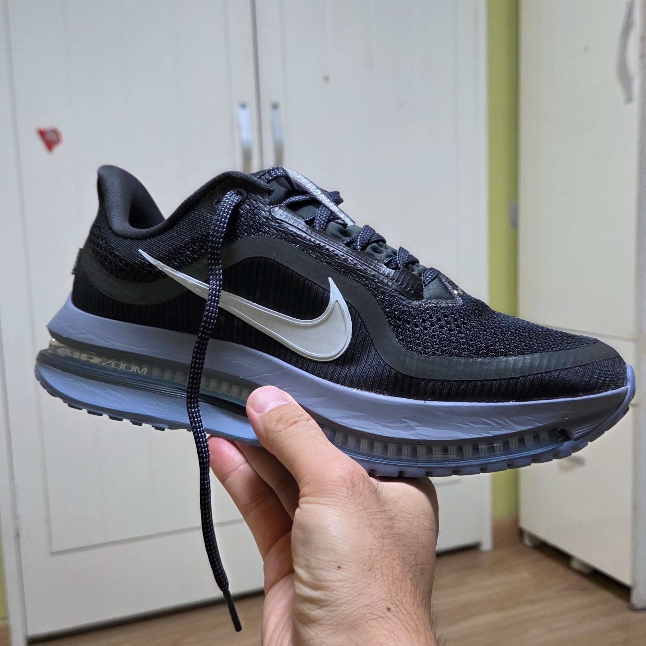 Nike Pegasus Premium Anthracite Ashen Slate 착용 스타일