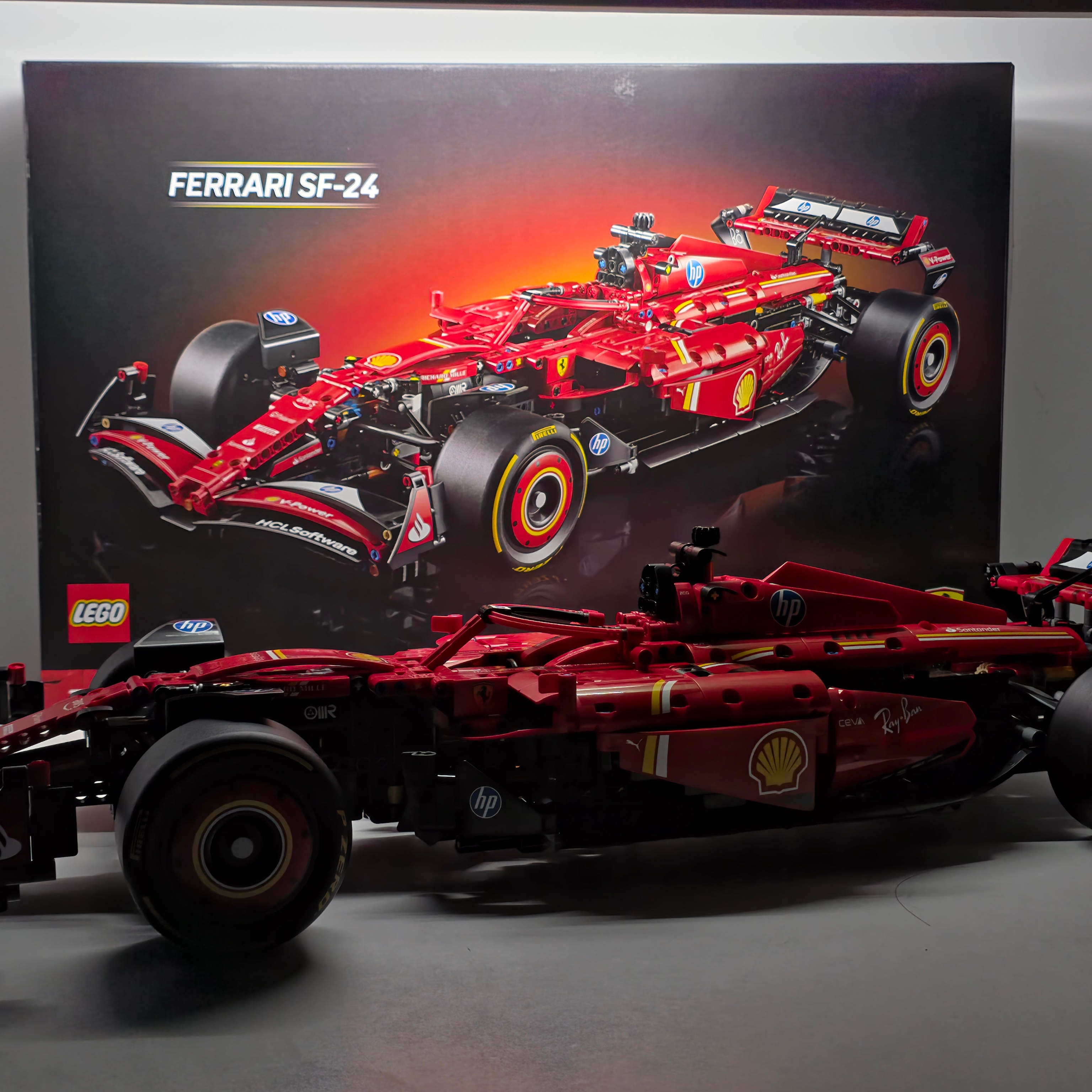 Lego Ferrari SF-24 F1 Car 착용 스타일