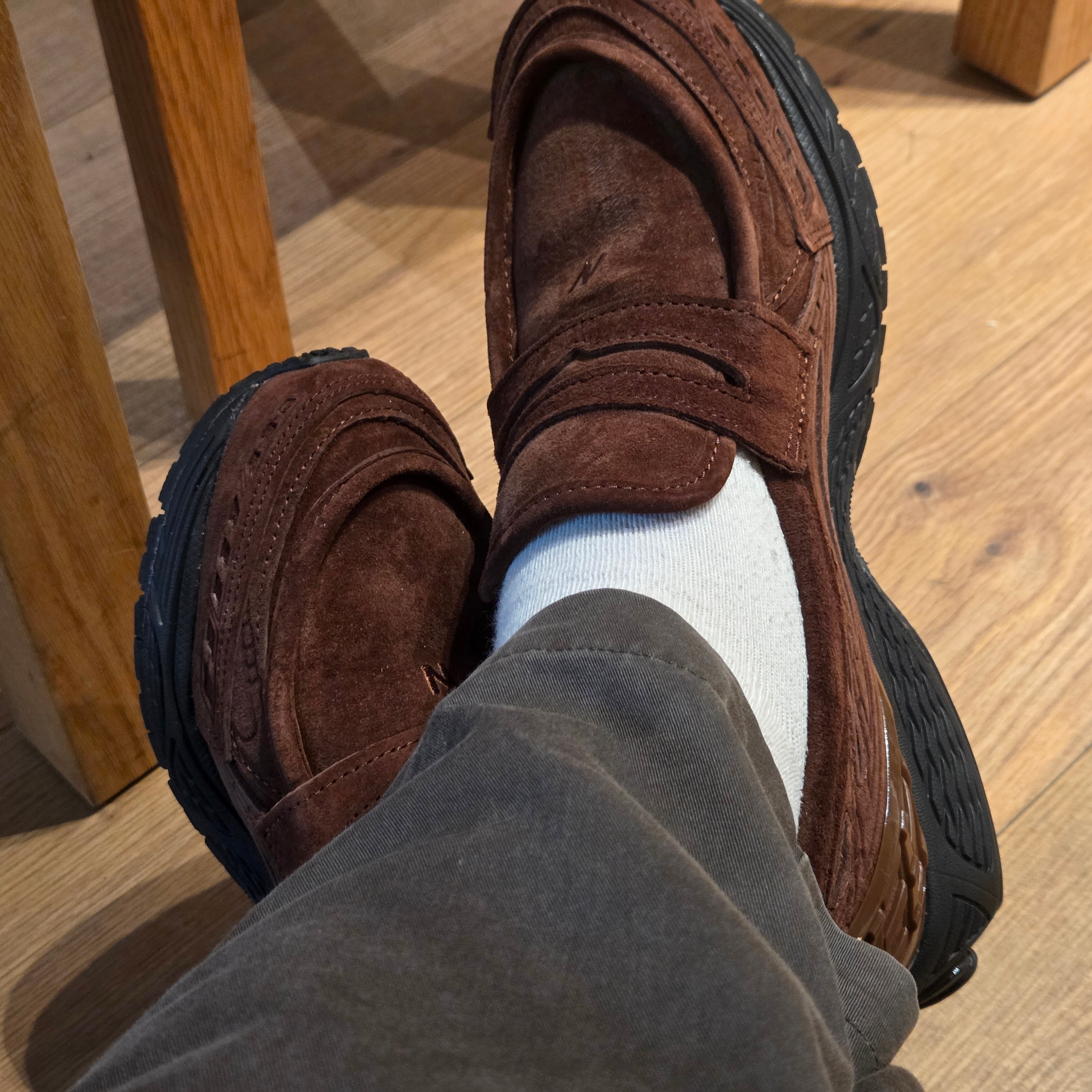 New Balance 1906L Rich Oak 착용 스타일 - 2