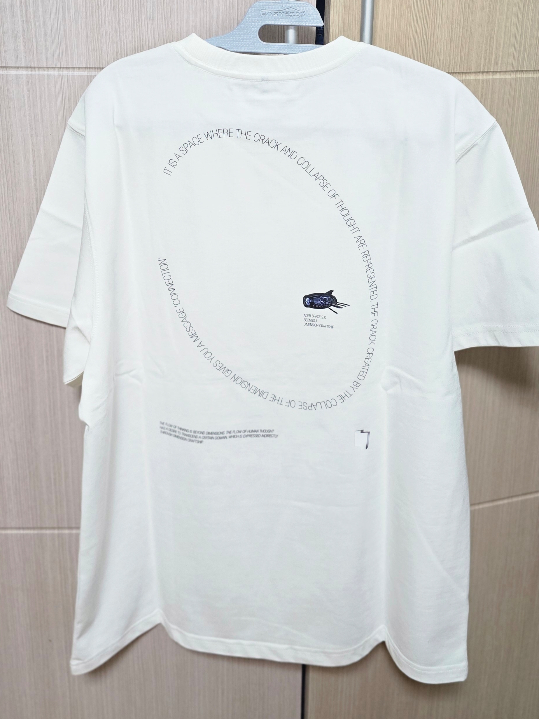 Ader Error Space 2.0 Seongsu T-Shirt White 착용 스타일 - 2