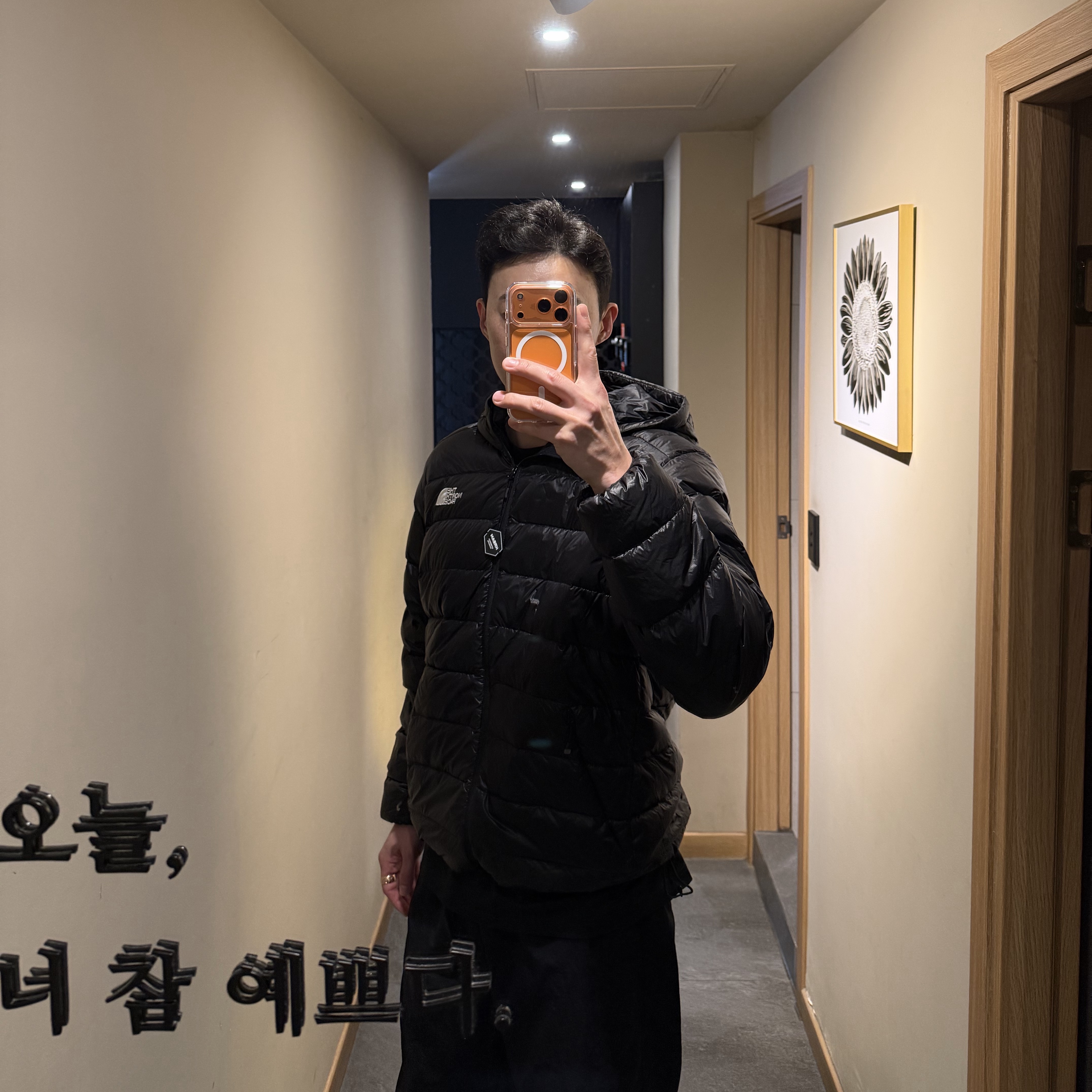 The North Face Matier EX RDS Down Hoodie Black 착용 스타일 - 3