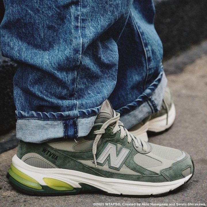 New Balance x WTAPS Abzorb 2010 Wrought Iron Agave Green - D Standard 착용 스타일