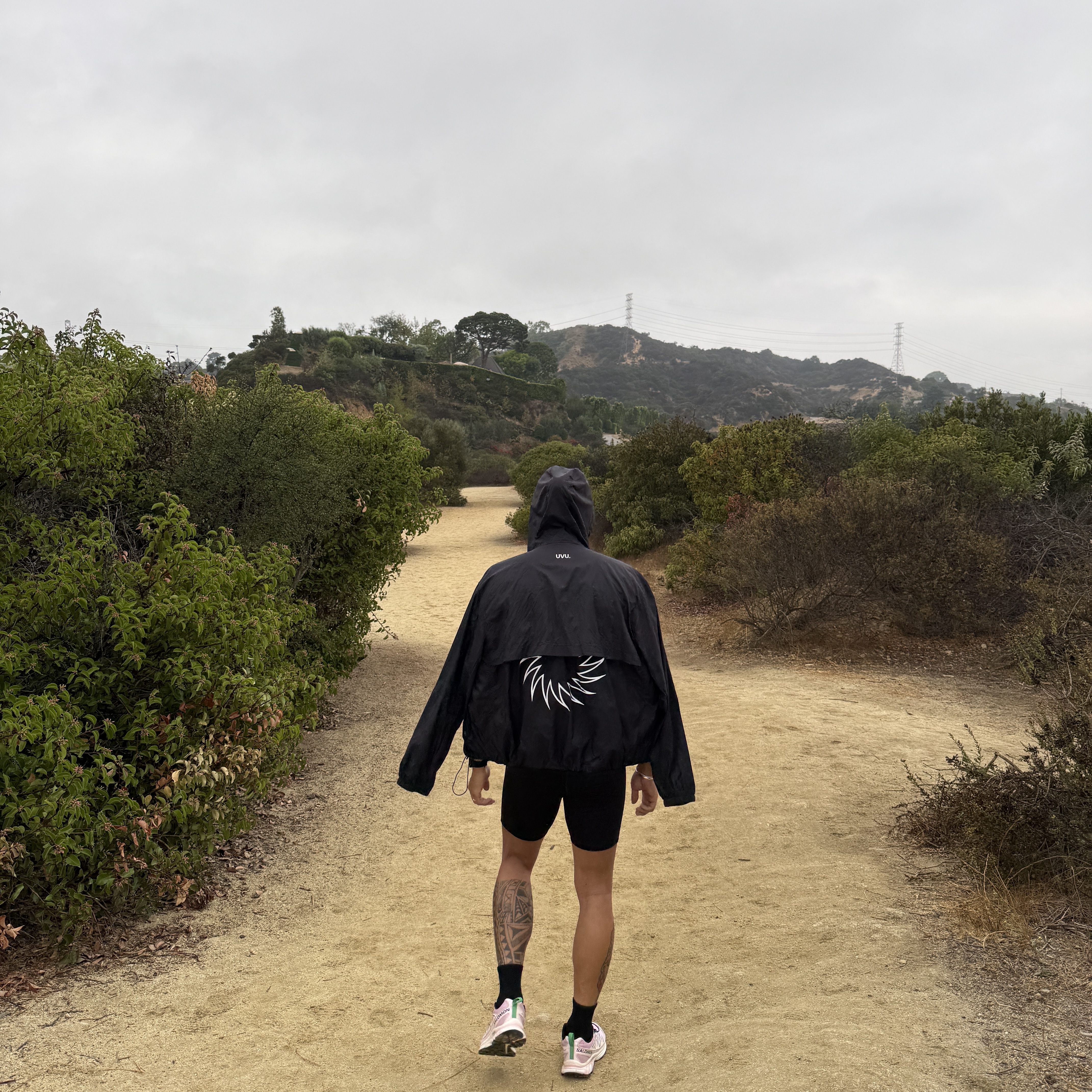 UVU Ultralight Windbreaker Black, Salomon x Sandy Liang XT-6 Expanse Cradle Pink 착용 스타일 - 1