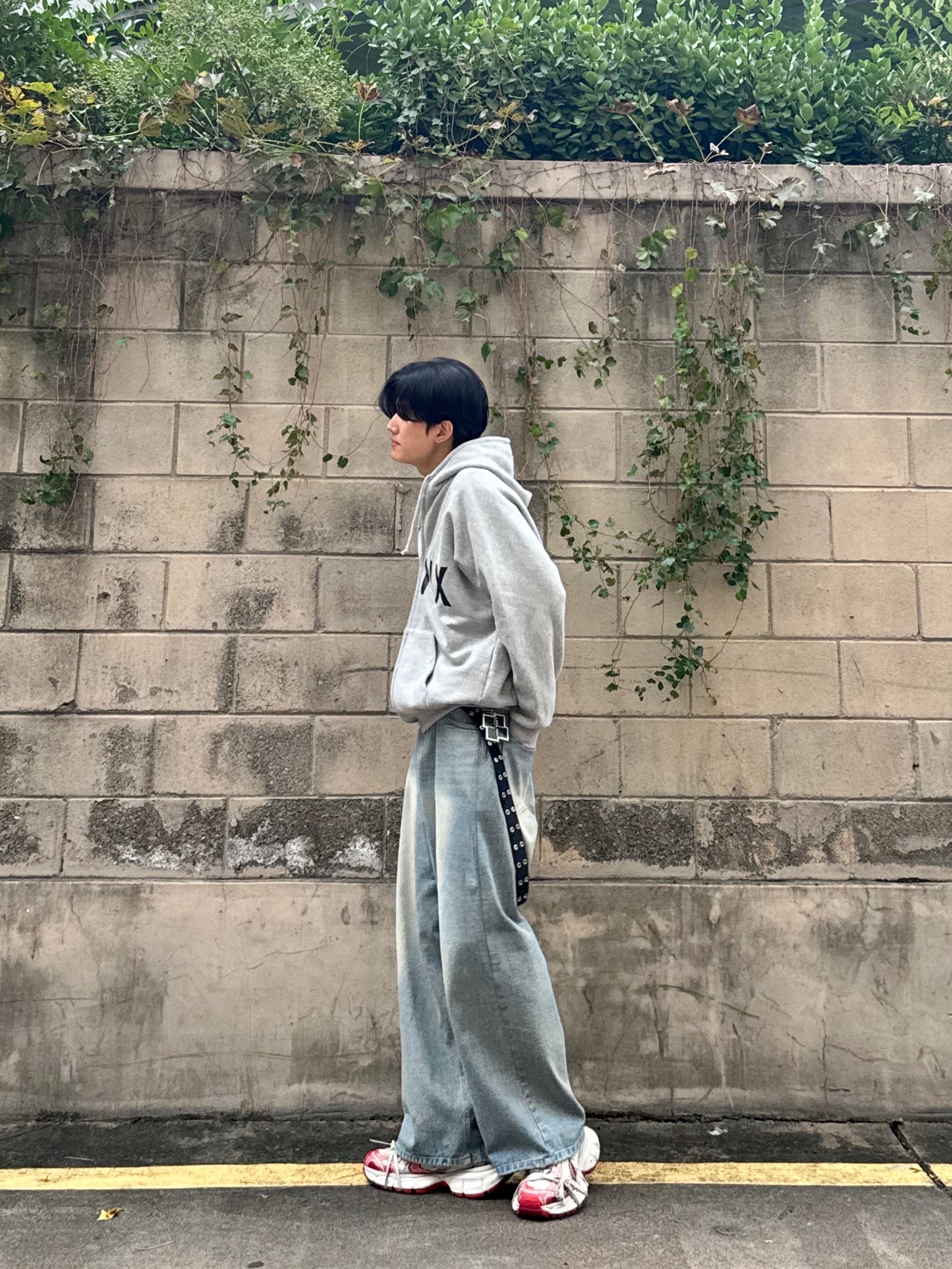 Yeezy HD-10 Grey - Korea Limited, Kamien x MJD Double Hole Belt Black Shearling Calfskin 착용 스타일 - 1