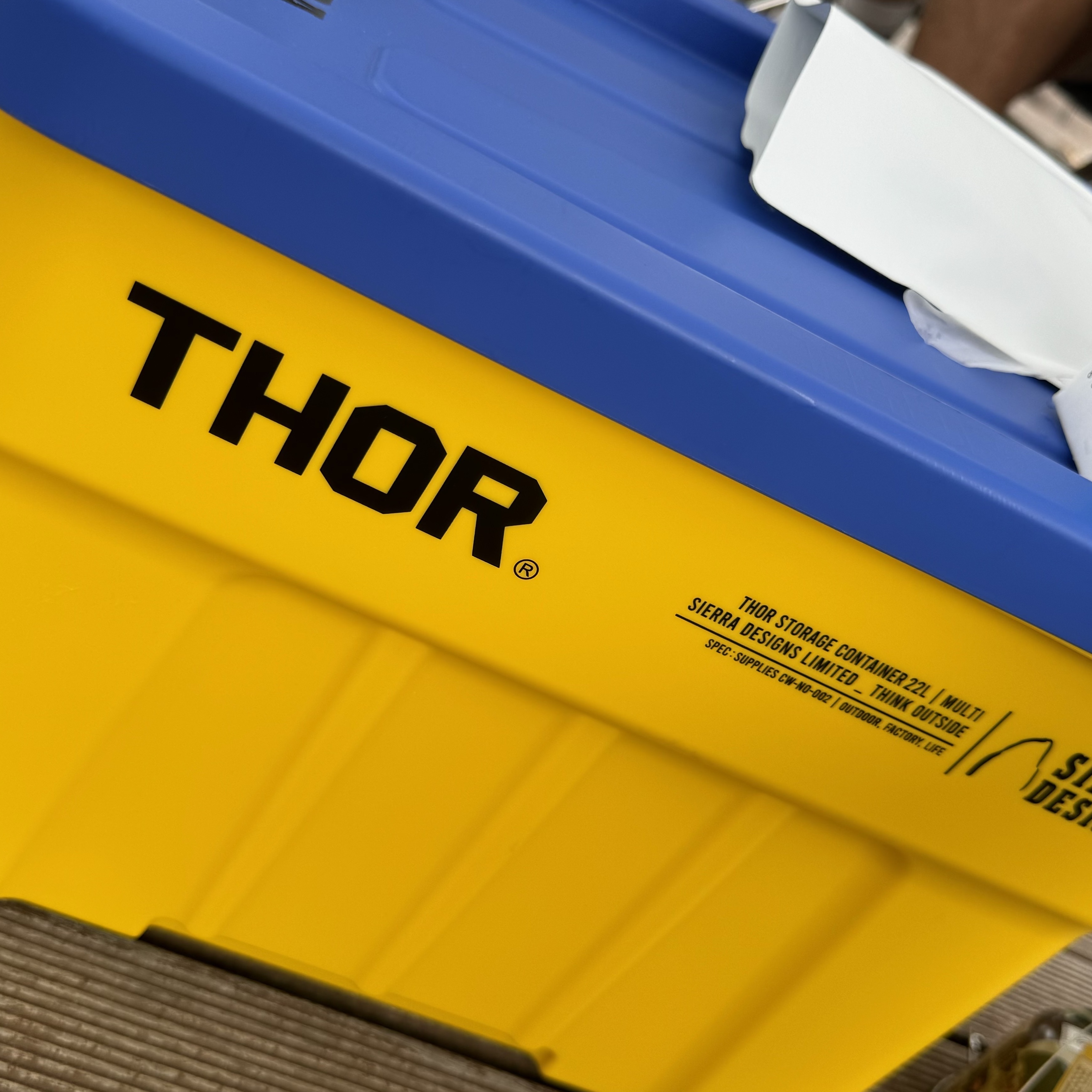 SIERRA DESIGNS X THOR STORAGE BOX 22L Multi 착용 스타일