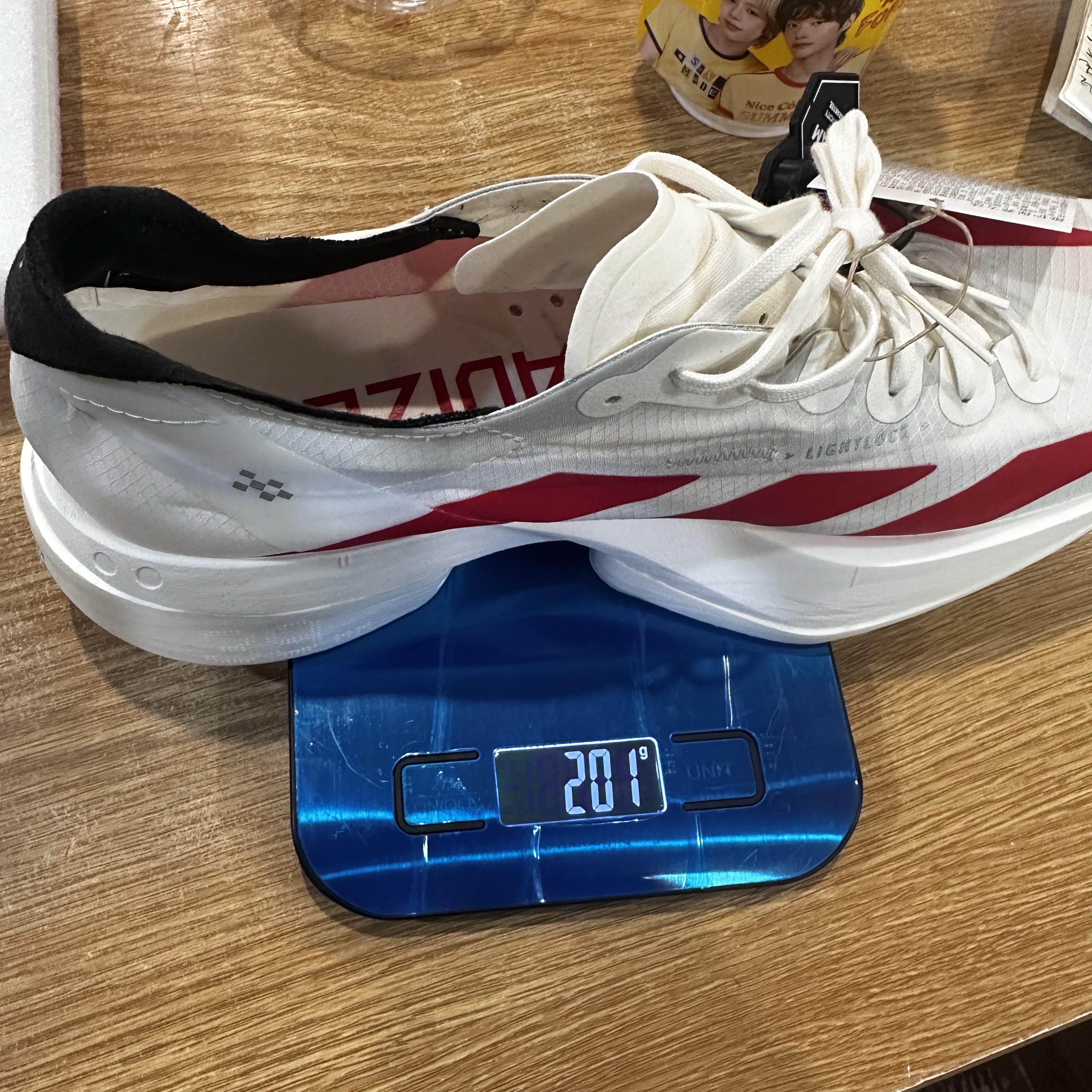 Adidas Adizero Adios Pro 4 Off White Better Scarlet 착용 스타일 - 6