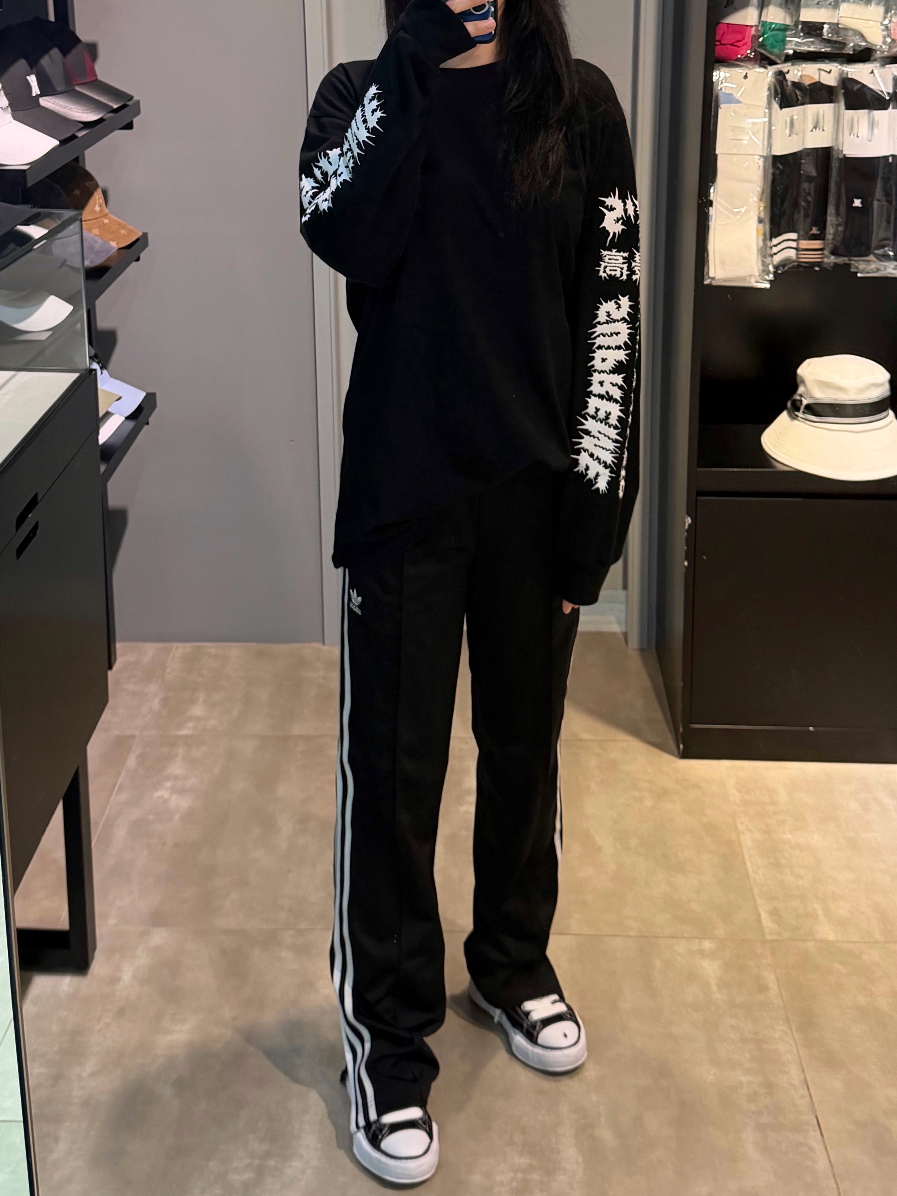 Maison Mihara Yasuhiro Peterson OG Sole Canvas Low Sneakers Black, Supreme x Y's by Yohji Yamamoto L/S T-Shirt Black - 25FW 착용 스타일