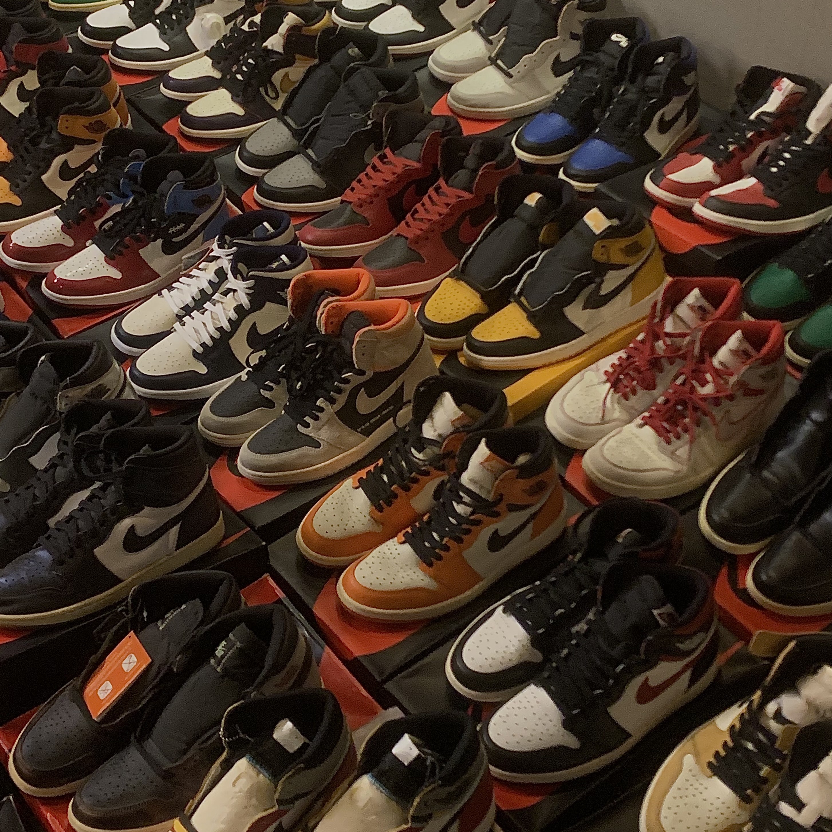 Jordan 1 x Travis Scott Retro Low OG SP Sail and Ridgerock, Jordan 1 x Travis Scott x Fragment Retro Low OG SP Military Blue 착용 스타일 - 2