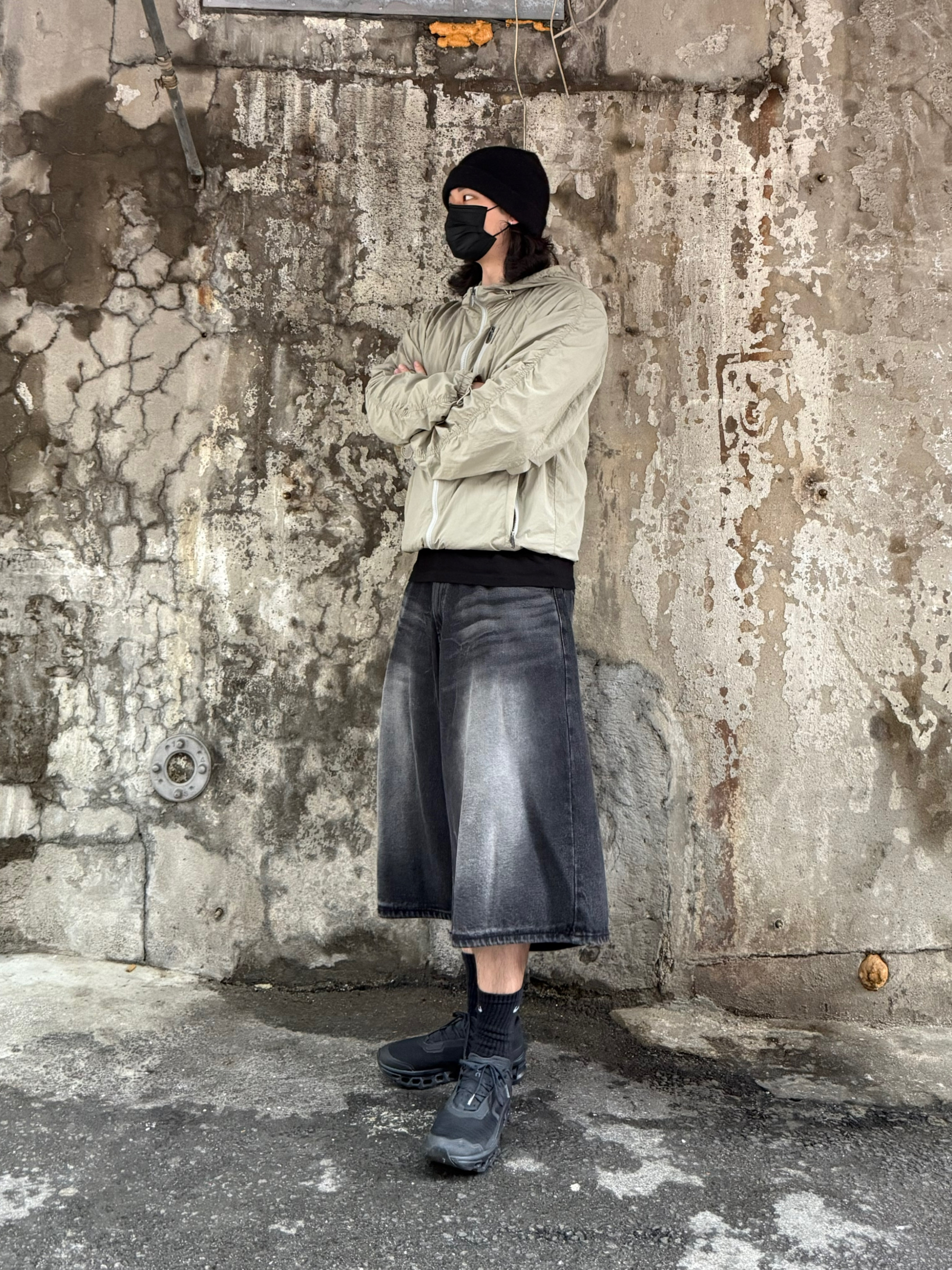 On Running Cloudmonster Void Black 착용 스타일 - 1
