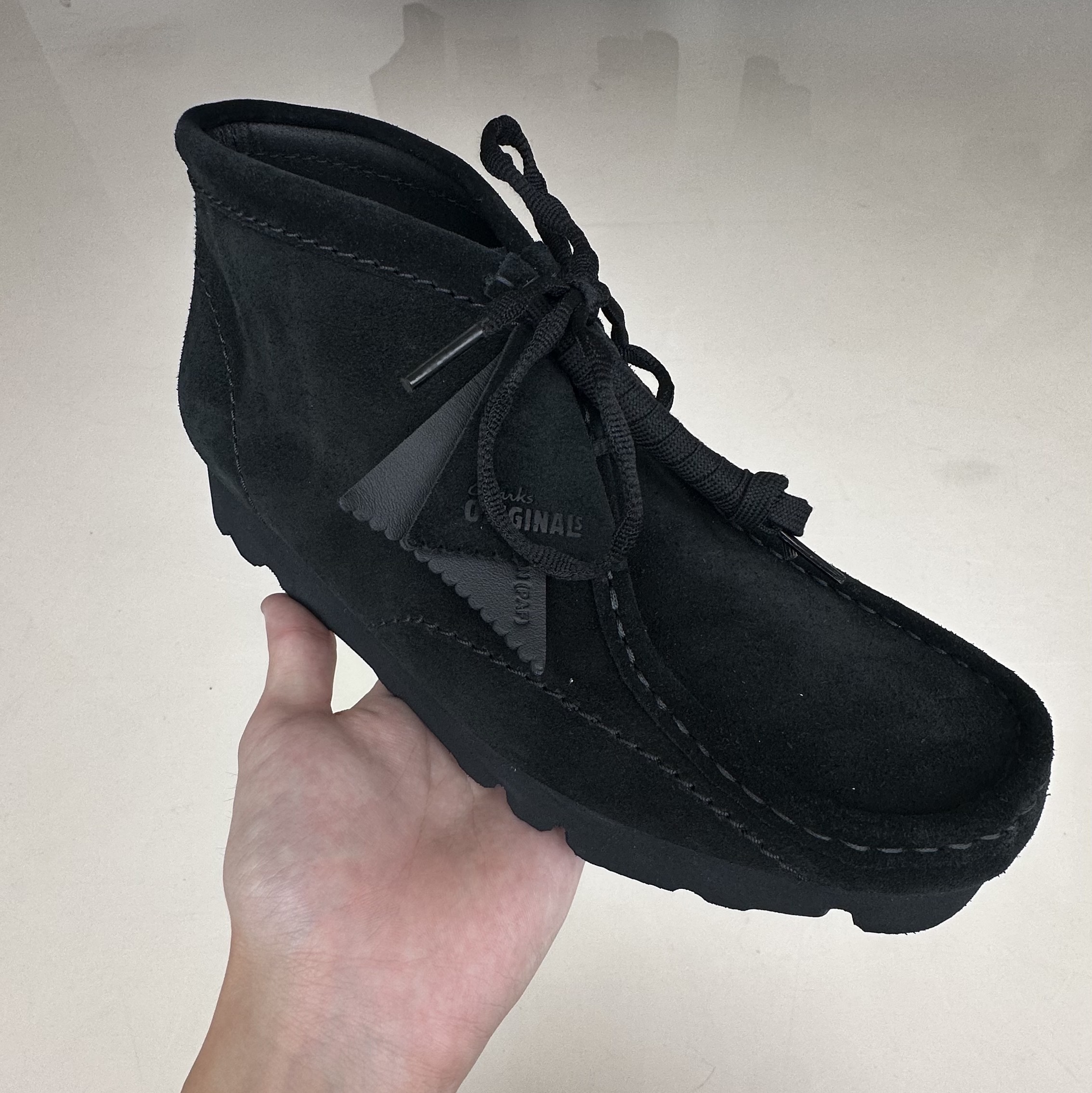 Clarks x Post Archive Faction (Paf) WallabeeBT Black Suede, Clarks x Post Archive Faction (Paf) WallabeeBT Grey Blue 착용 스타일 - 2
