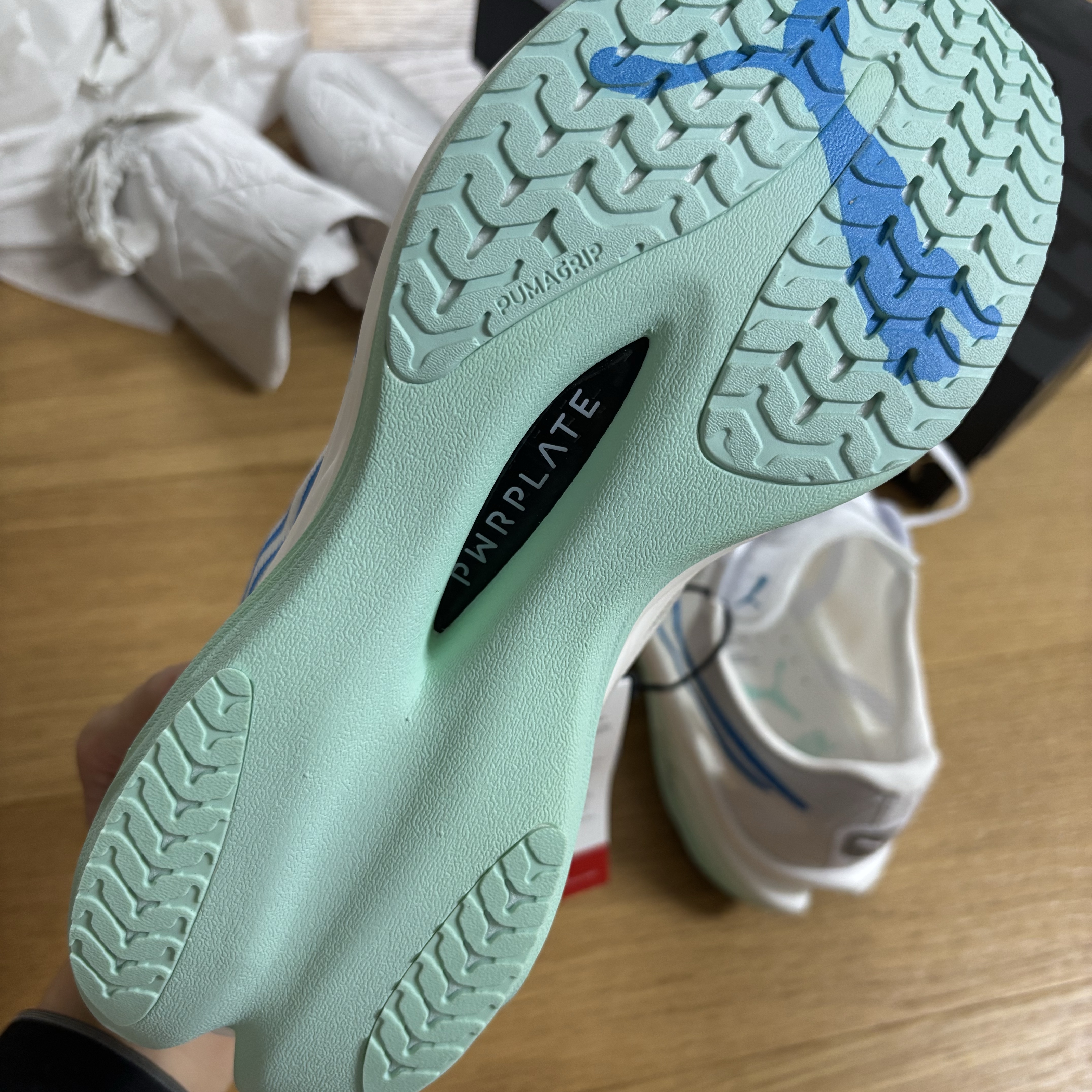 Puma Deviate Nitro Elite 3 White Speed Blue 착용 스타일 - 2