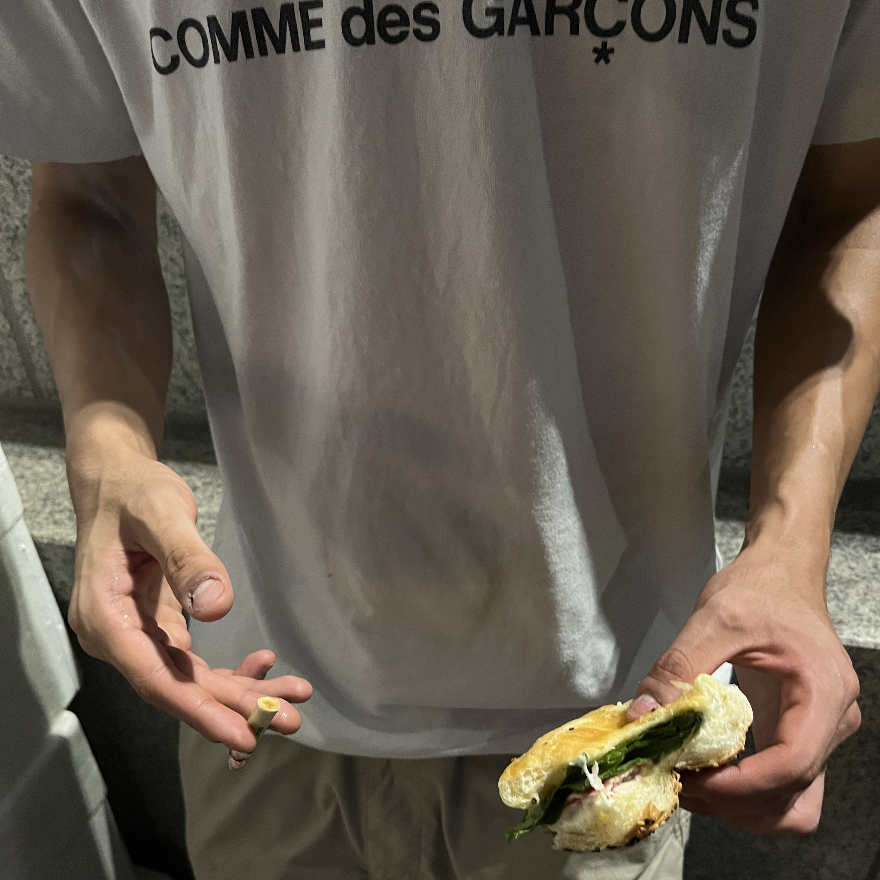 CDG Logo T-Shirt White 착용 스타일