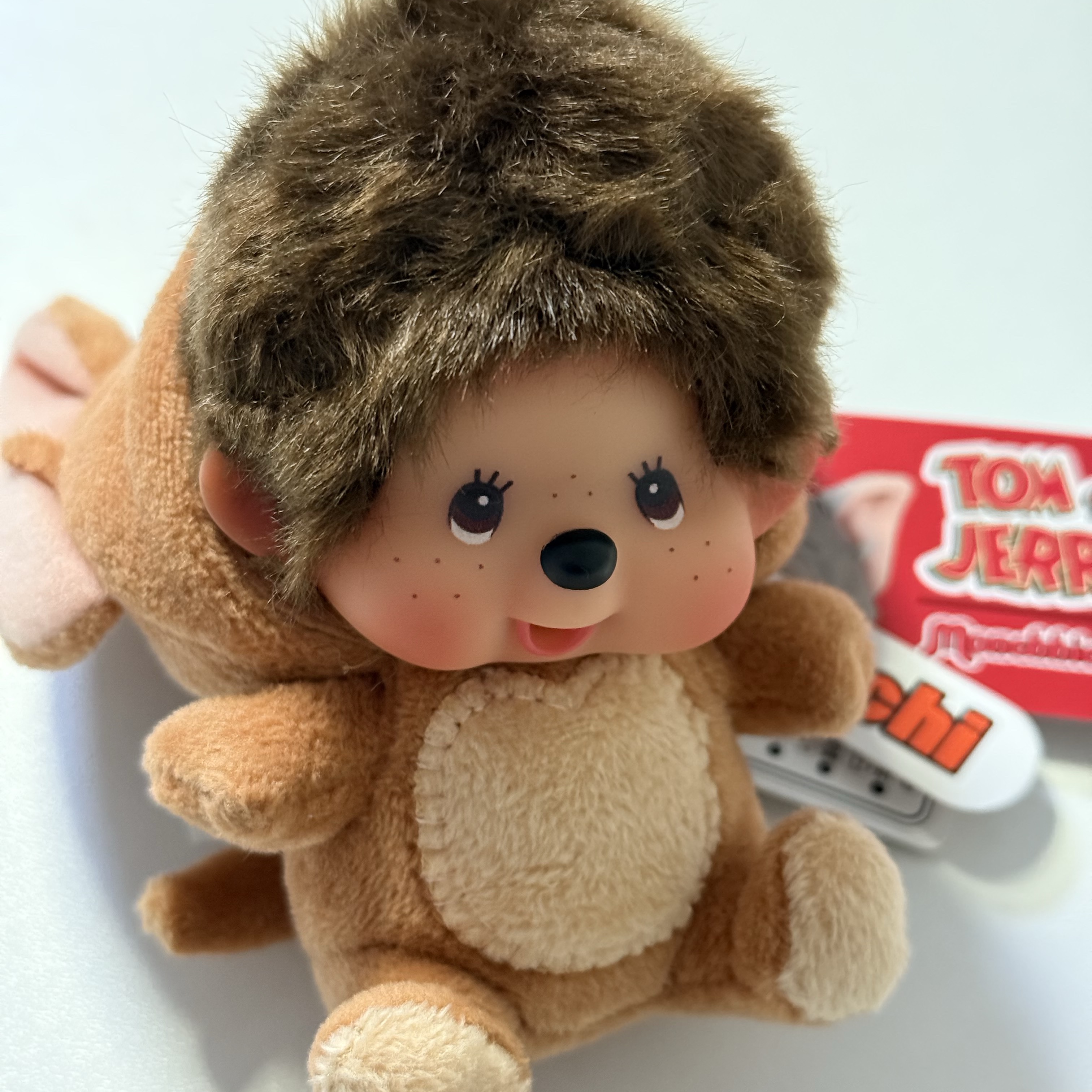 Monchhichi x Tom & Jerry SS Doll Mini Key Chain Jerry 착용 스타일 - 2