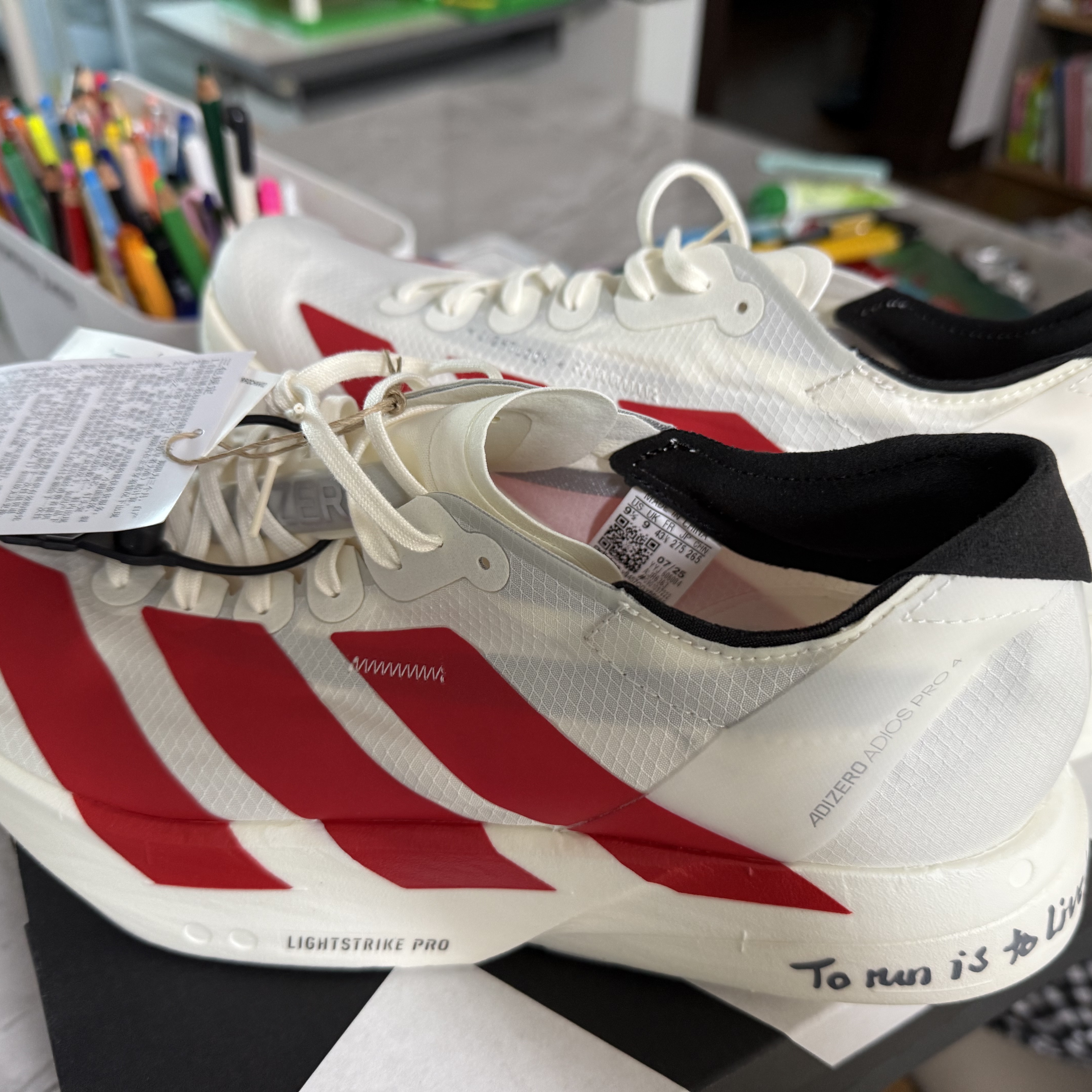 Adidas Adizero Adios Pro 4 Off White Better Scarlet 착용 스타일